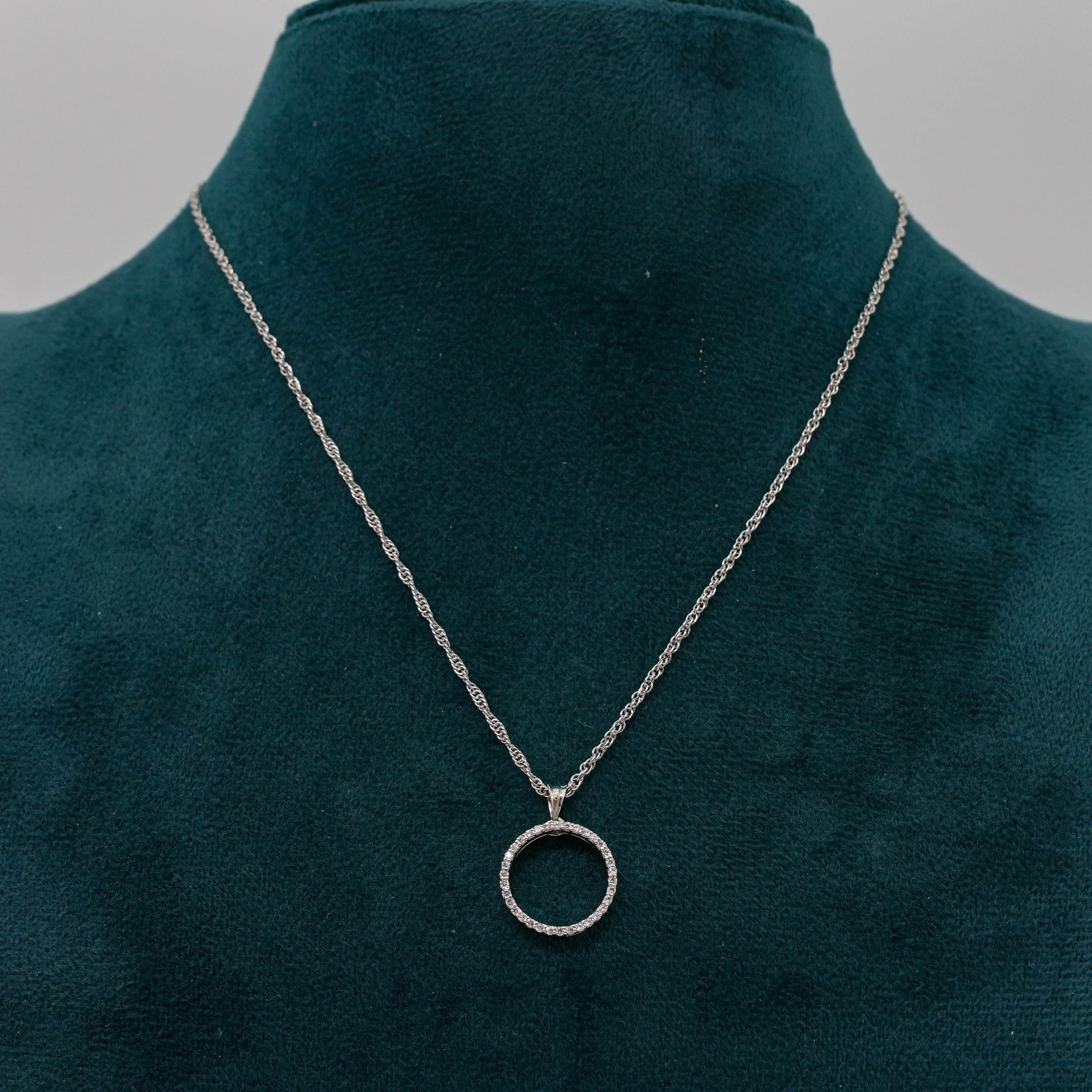 Tulasii - The Concept Jewelry - Silver Circle Pendant