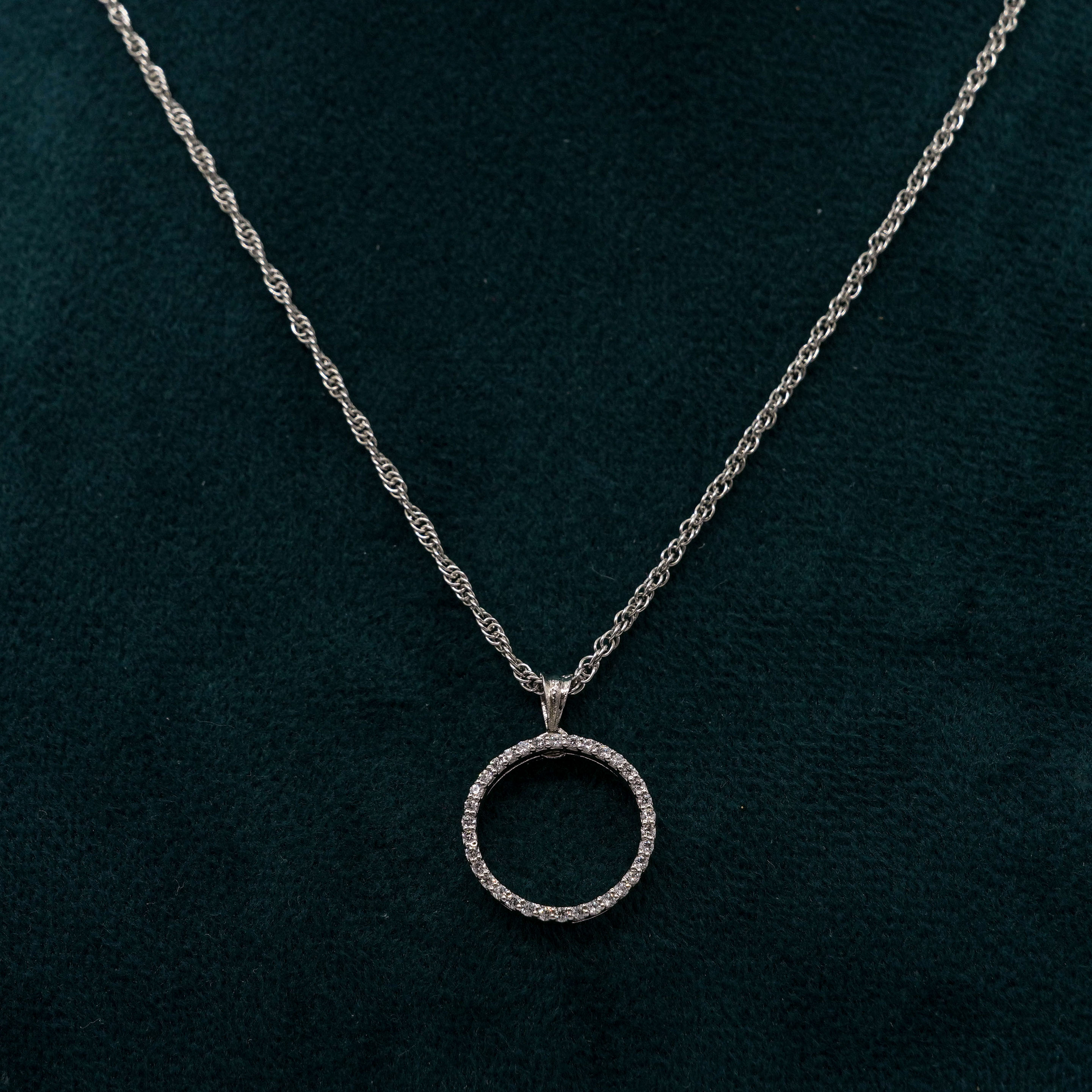 Tulasii - The Concept Jewelry - Silver Circle Pendant