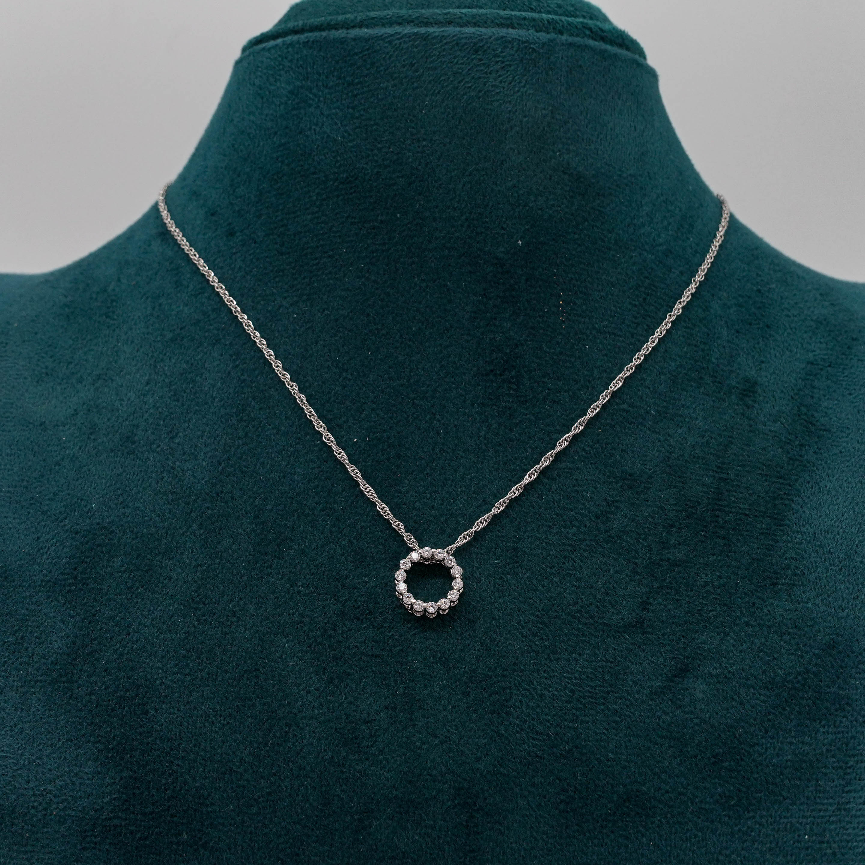 Tulasii - The Concept Jewelry - Silver Circle Necklace