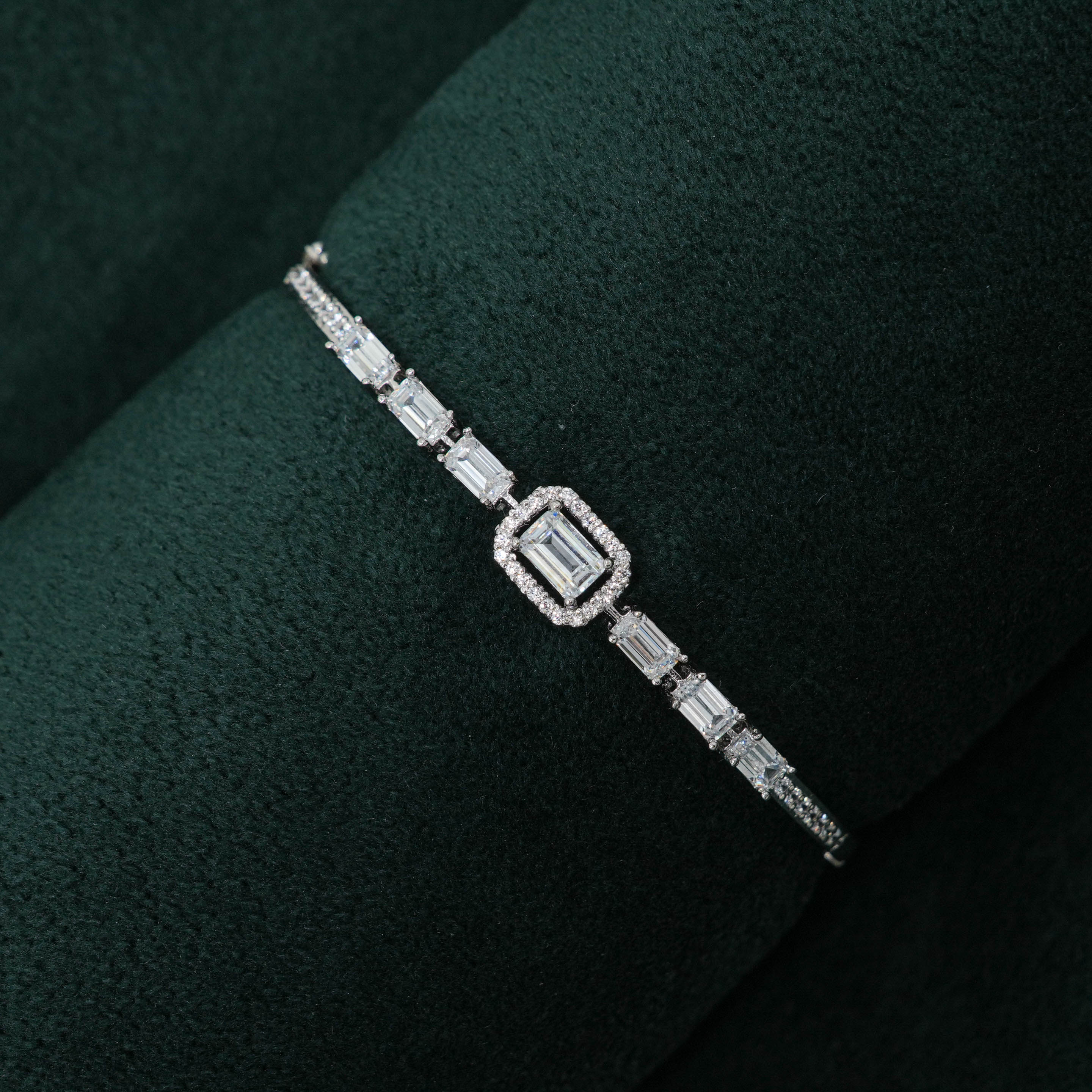 Tulasii - The Concept Jewelry - Silver Stone Bracelet