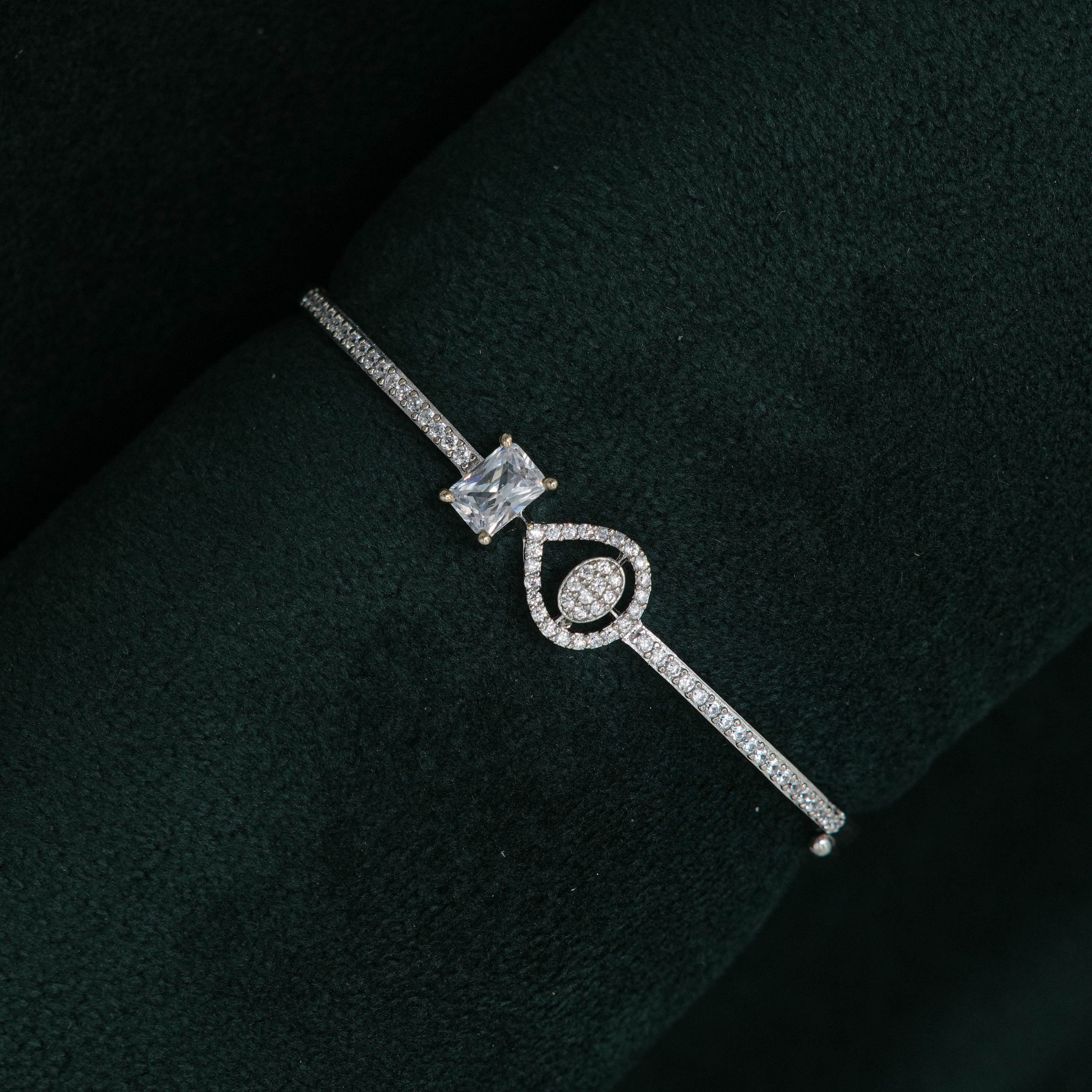 Tulasii - The Concept Jewelry - Silver Stone Bracelet