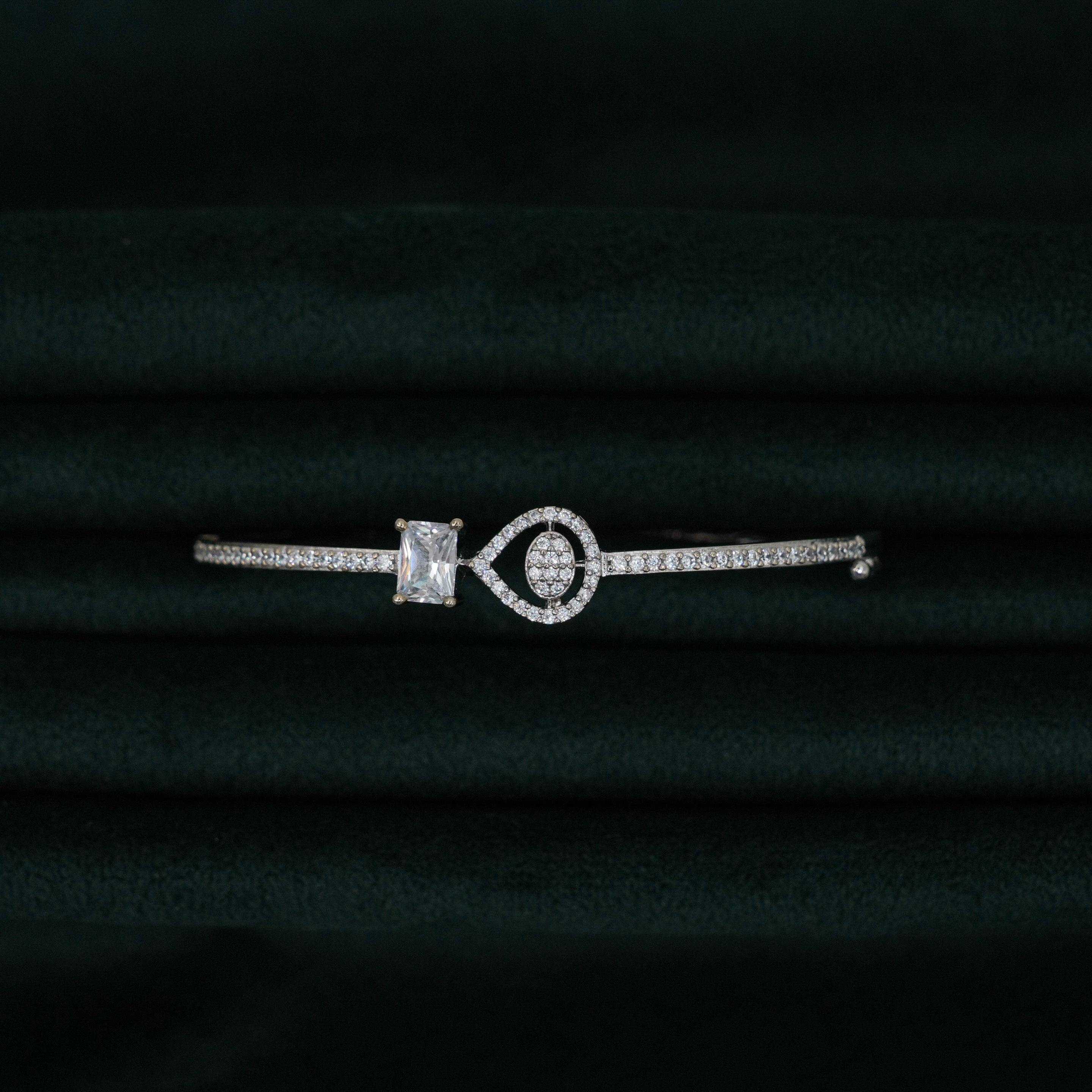 Tulasii - The Concept Jewelry - Silver Stone Bracelet