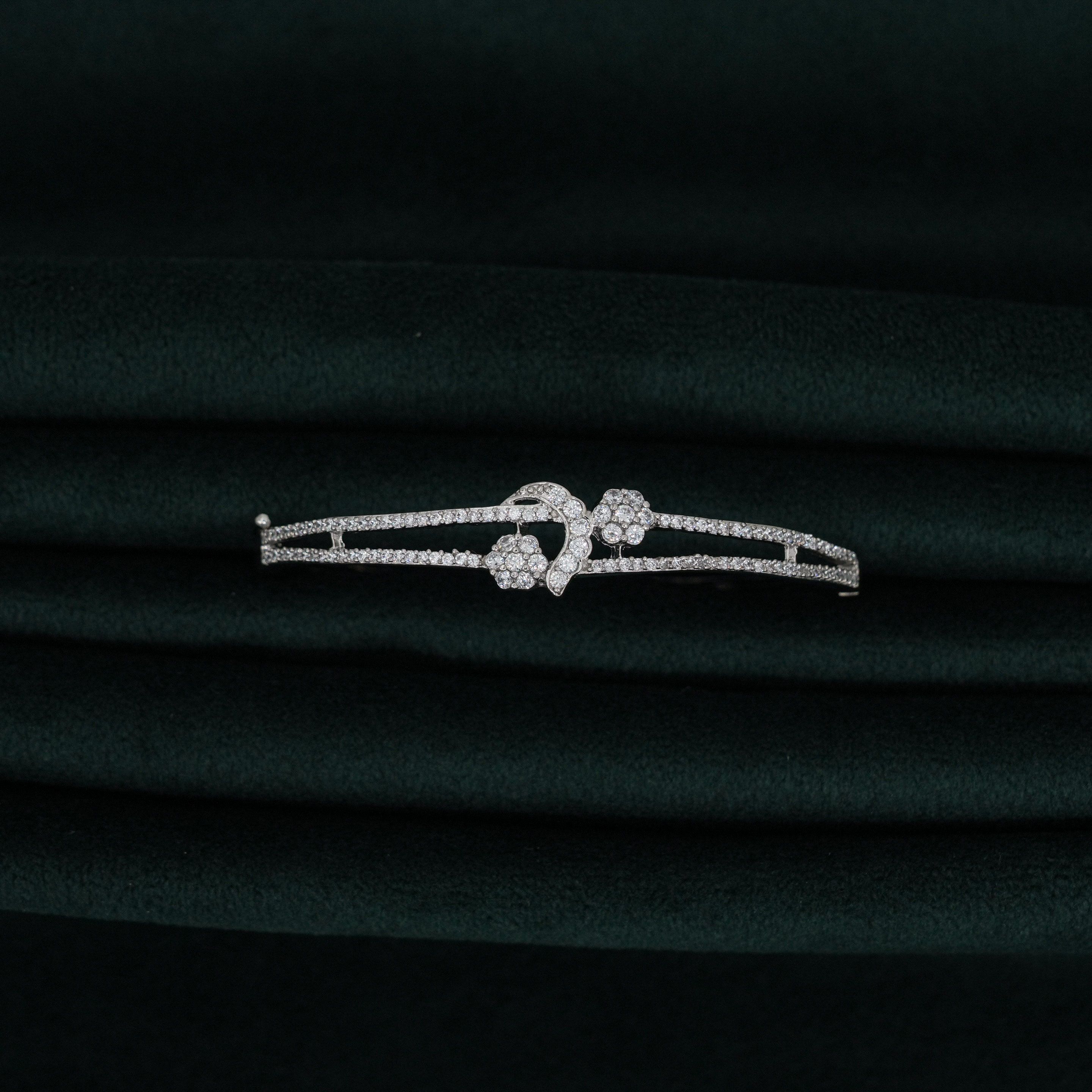 Tulasii - The Concept Jewelry - Silver Flower Bracelet