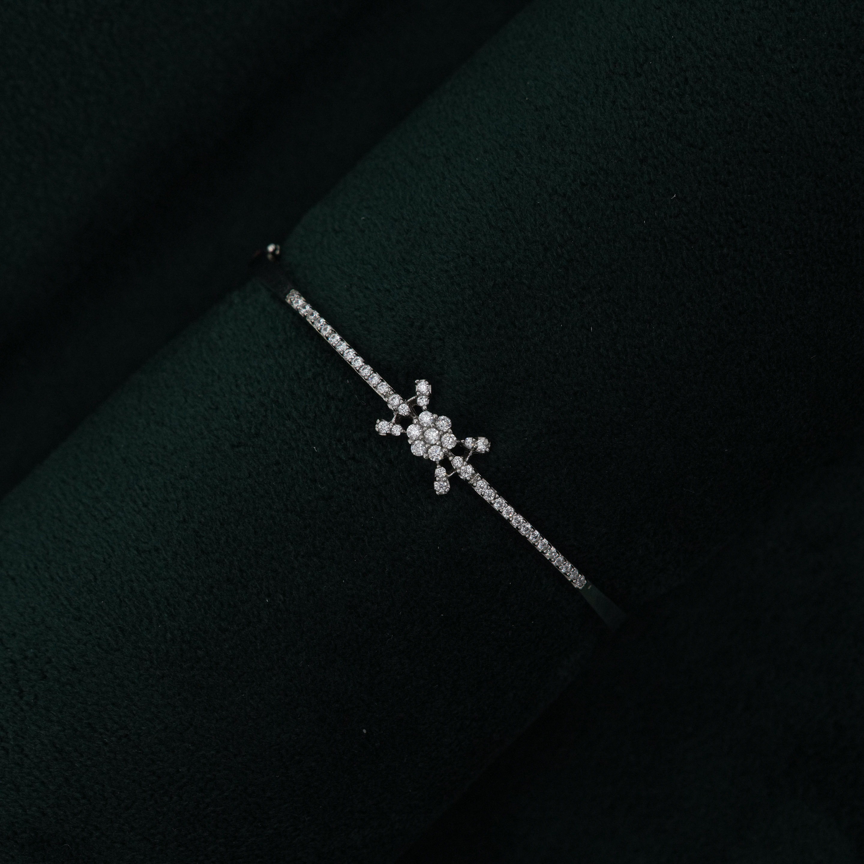 Tulasii - The Concept Jewelry - Silver Flower Bracelet