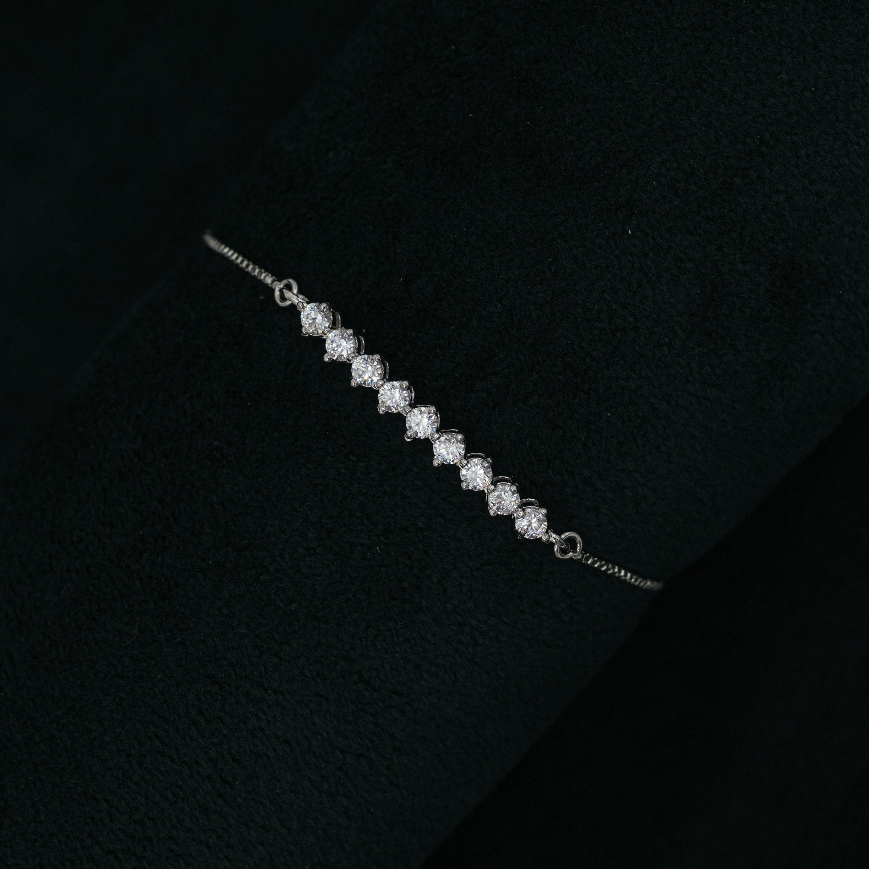 Tulasii - The Concept Jewelry - Silver Line Bracelet