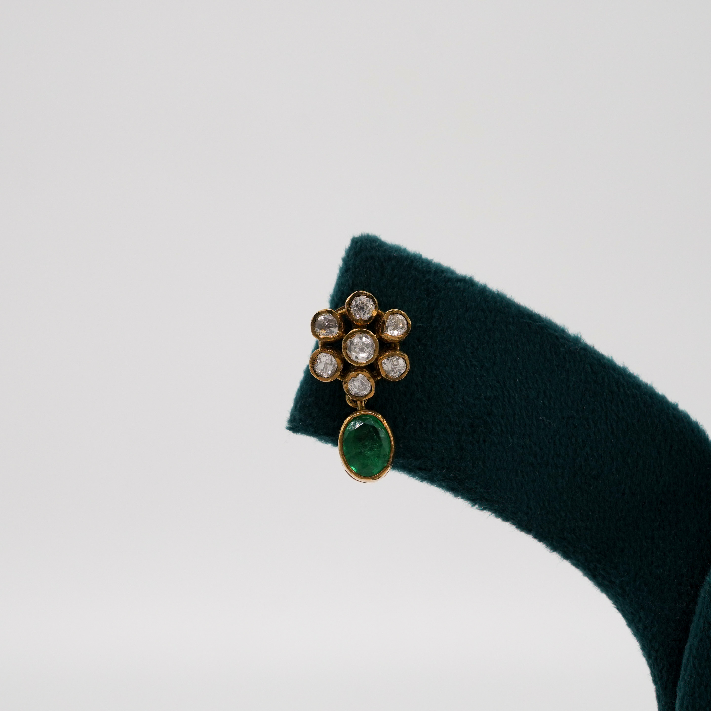 Tulasii - The Concept Jewelry - Silver Emerald Earrings