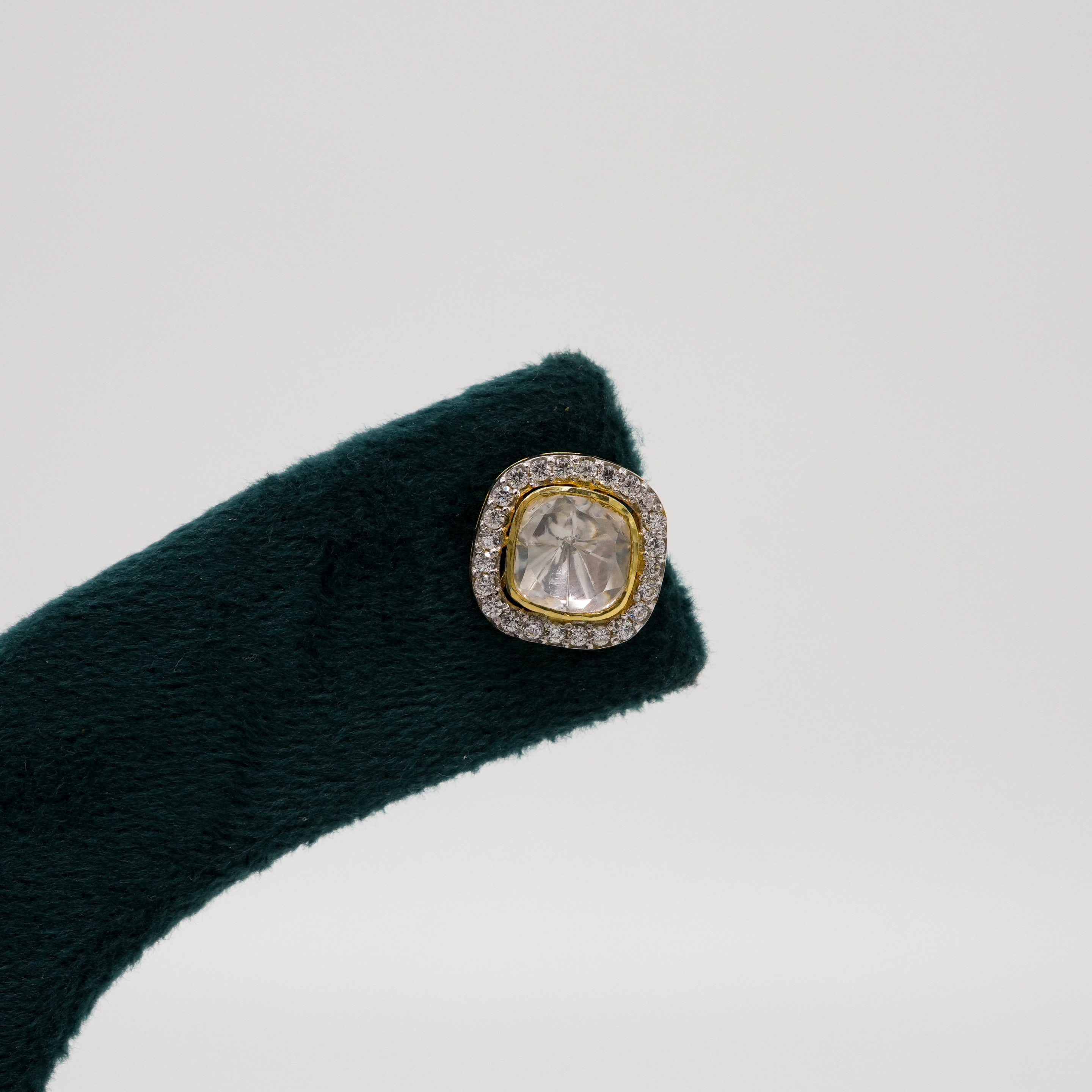 Tulasii - The Concept Jewelry - Silver Stud Earrings