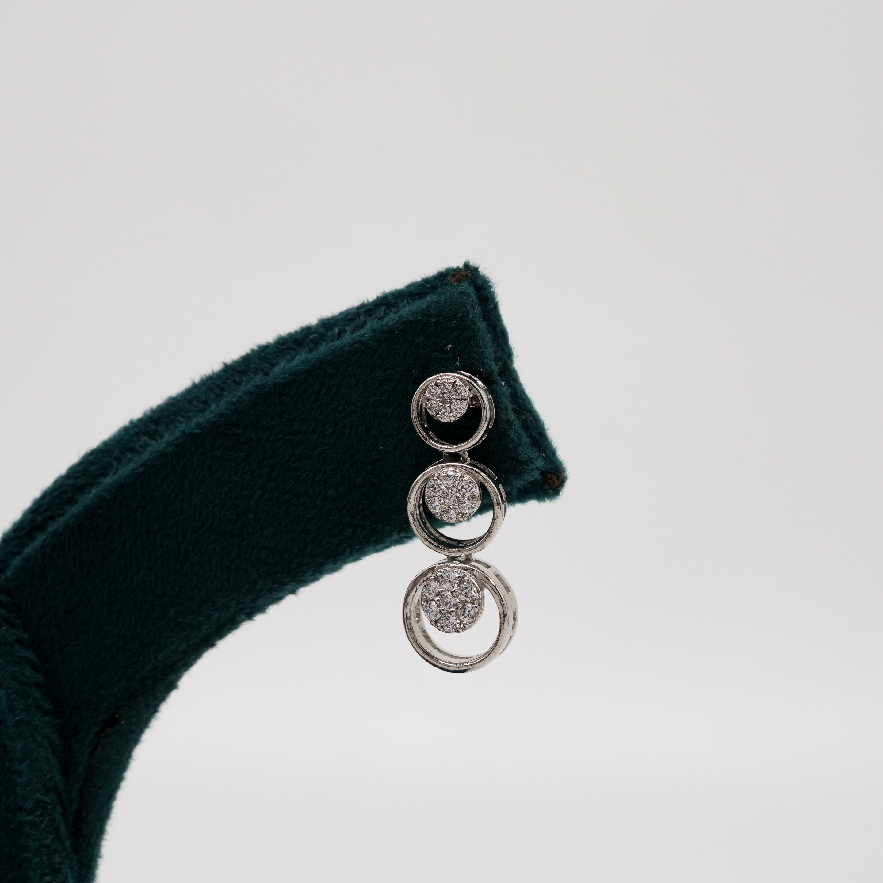 Tulasii - The Concept Jewelry - Silver Circle Earrings