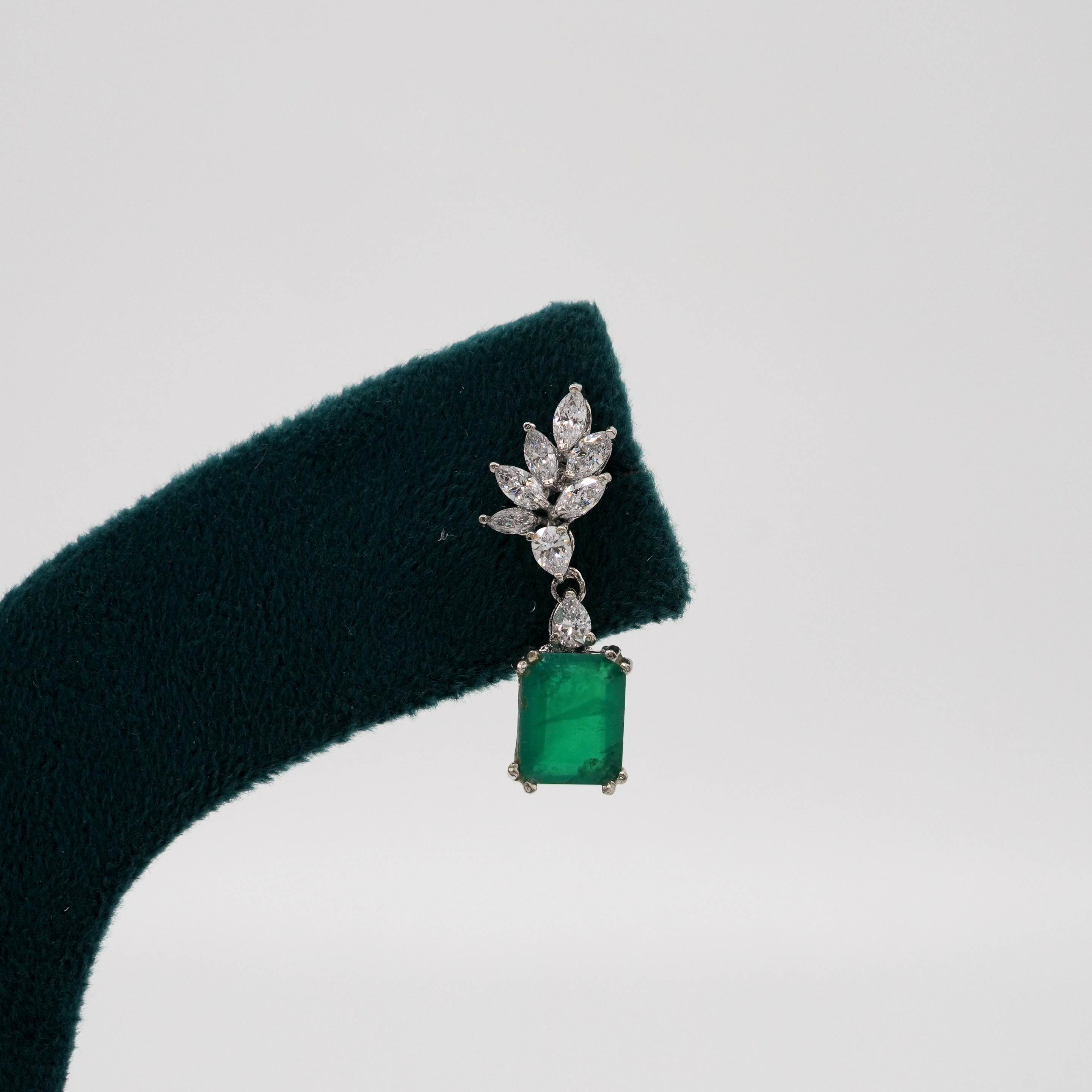 Tulasii - The Concept Jewelry - Emerald Silver Earrings