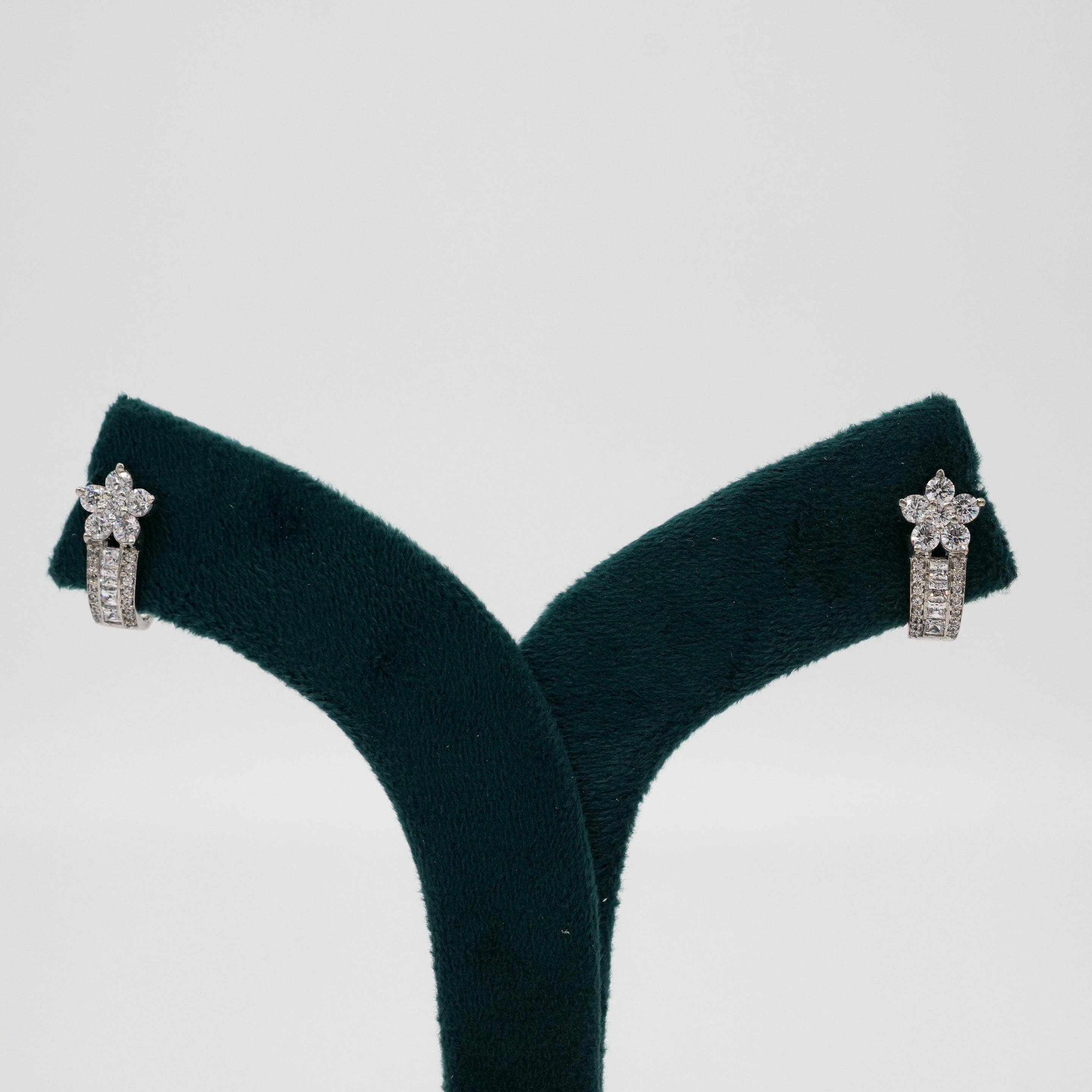 Tulasii - The Concept Jewelry - Silver Stud Earrings