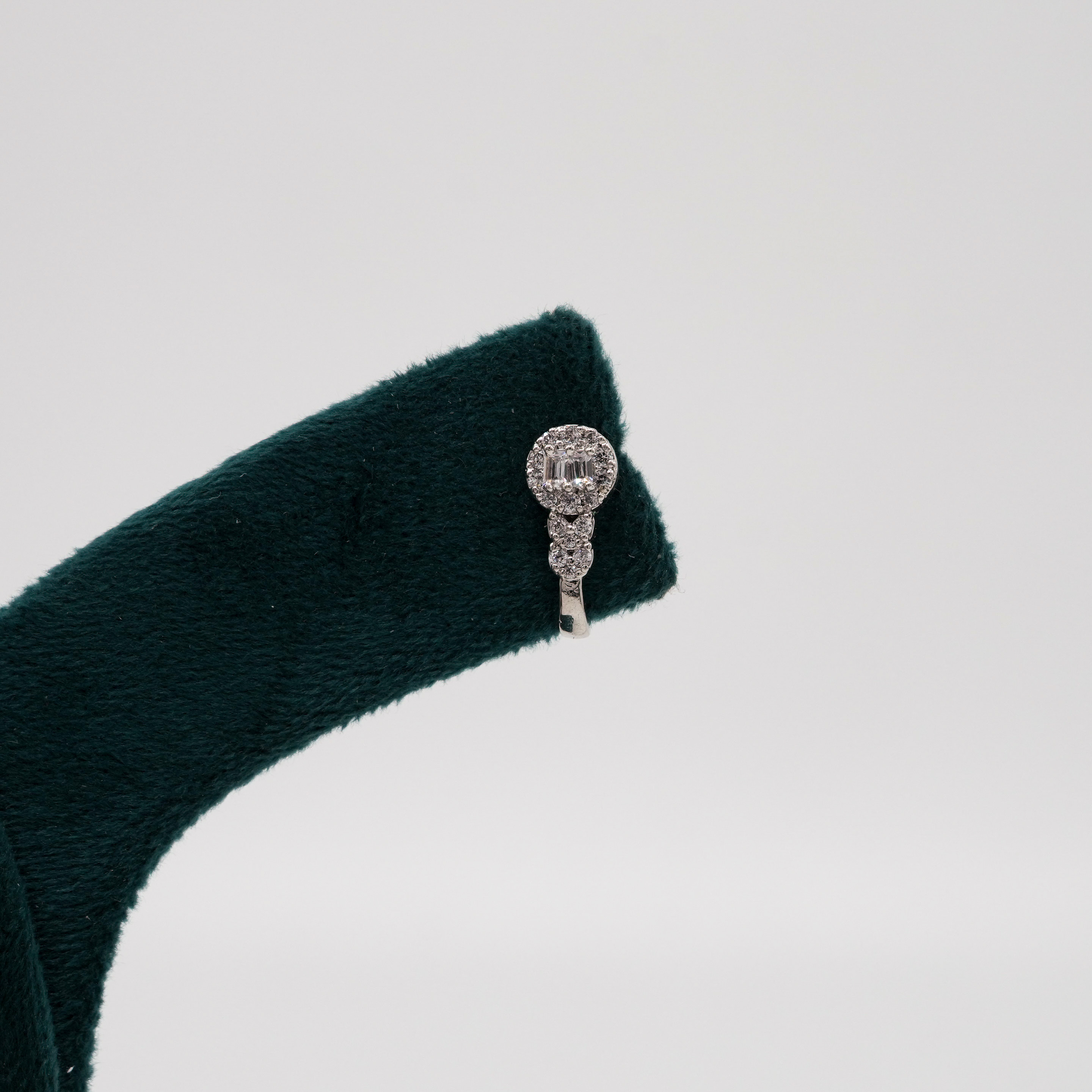 Tulasii - The Concept Jewelry - Silver Stud Earrings