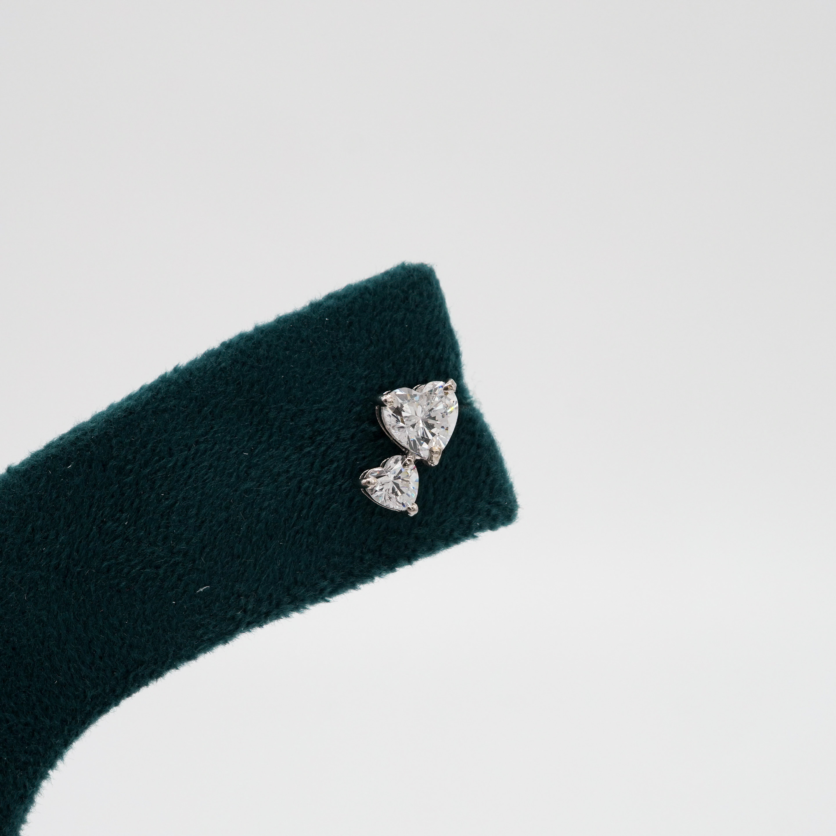 Tulasii - The Concept Jewelry - Silver Heart Studs