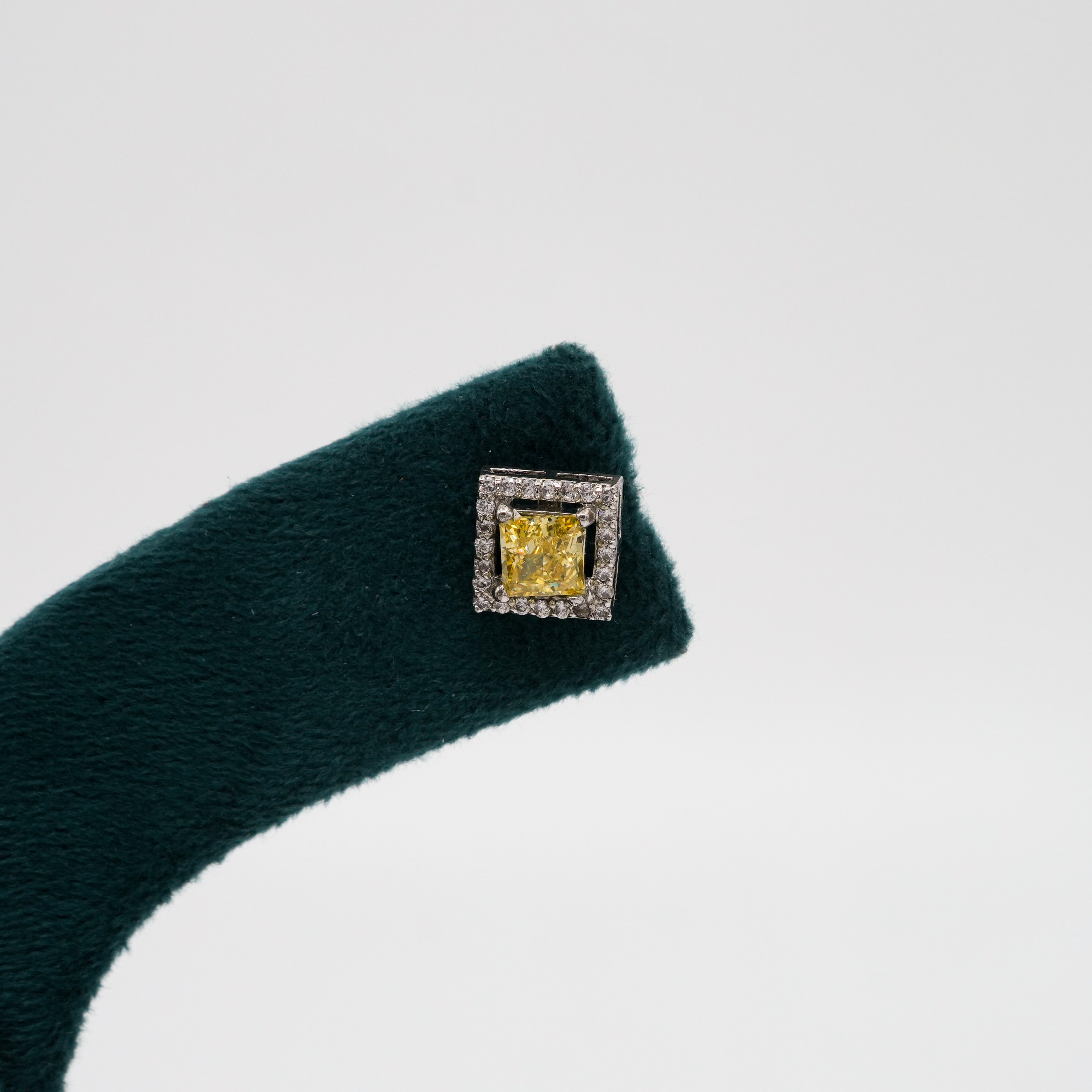 Tulasii - The Concept Jewelry - Silver Stud Earrings