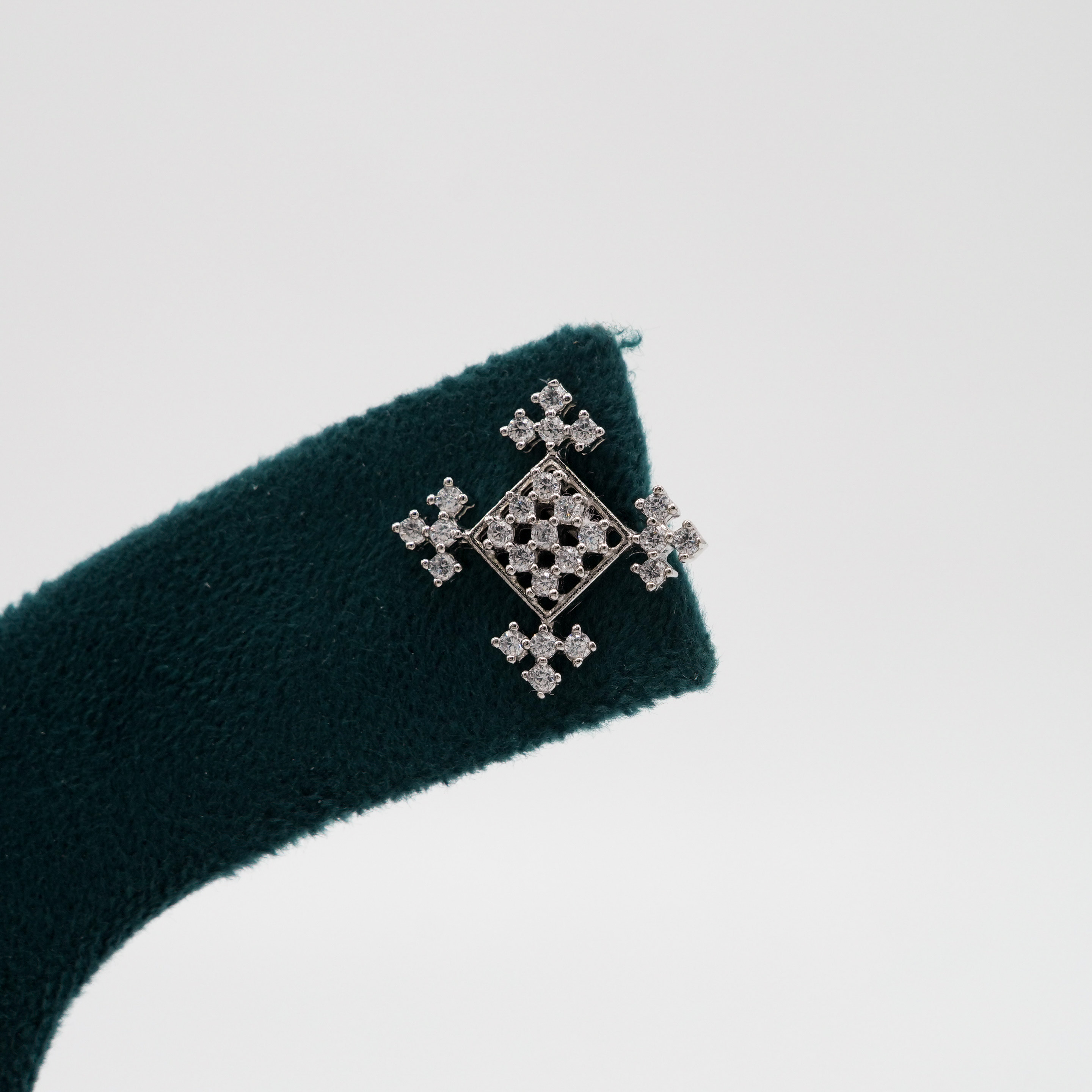 Tulasii - The Concept Jewelry - Silver Stud Earrings