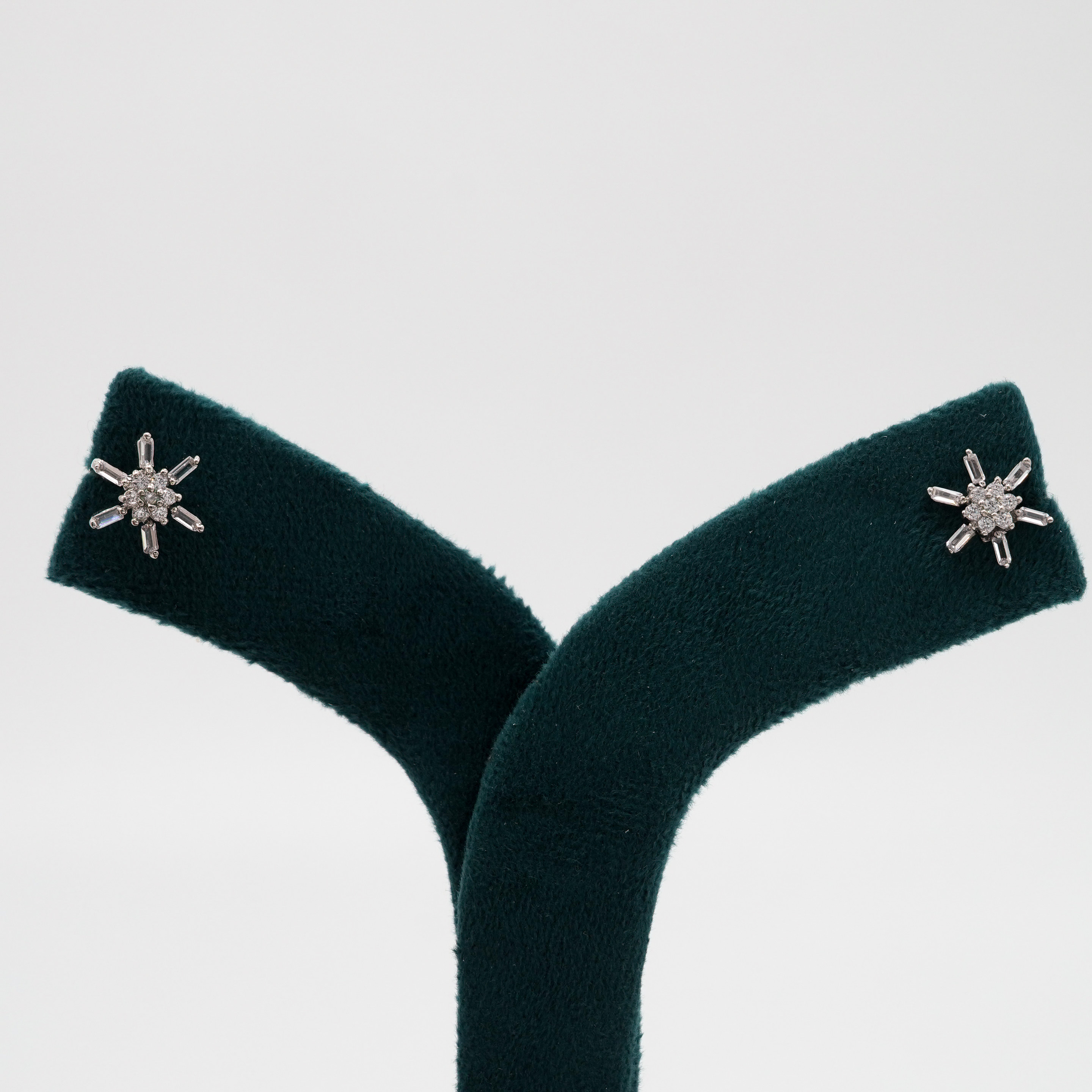 Tulasii - The Concept Jewelry - Silver Stud Earrings