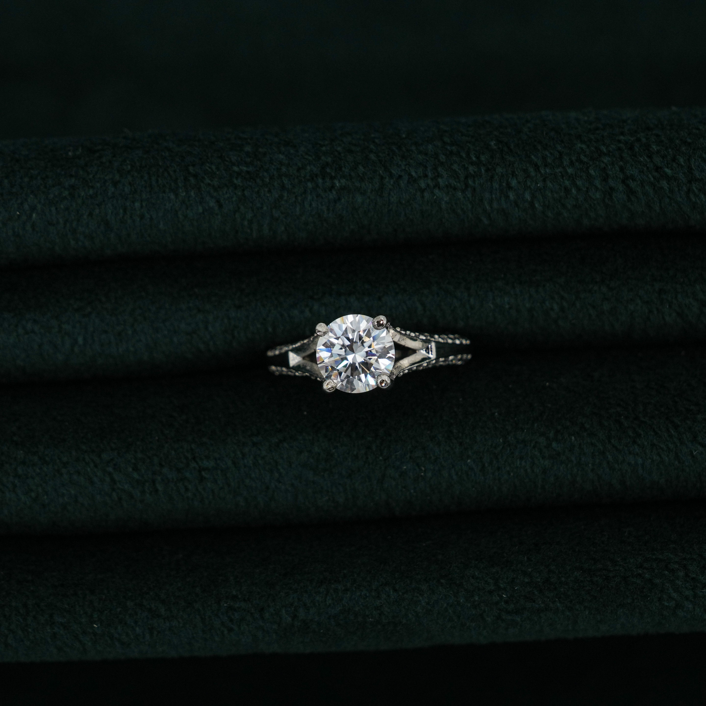 Tulasii - The Concept Jewelry - Silver Round Ring