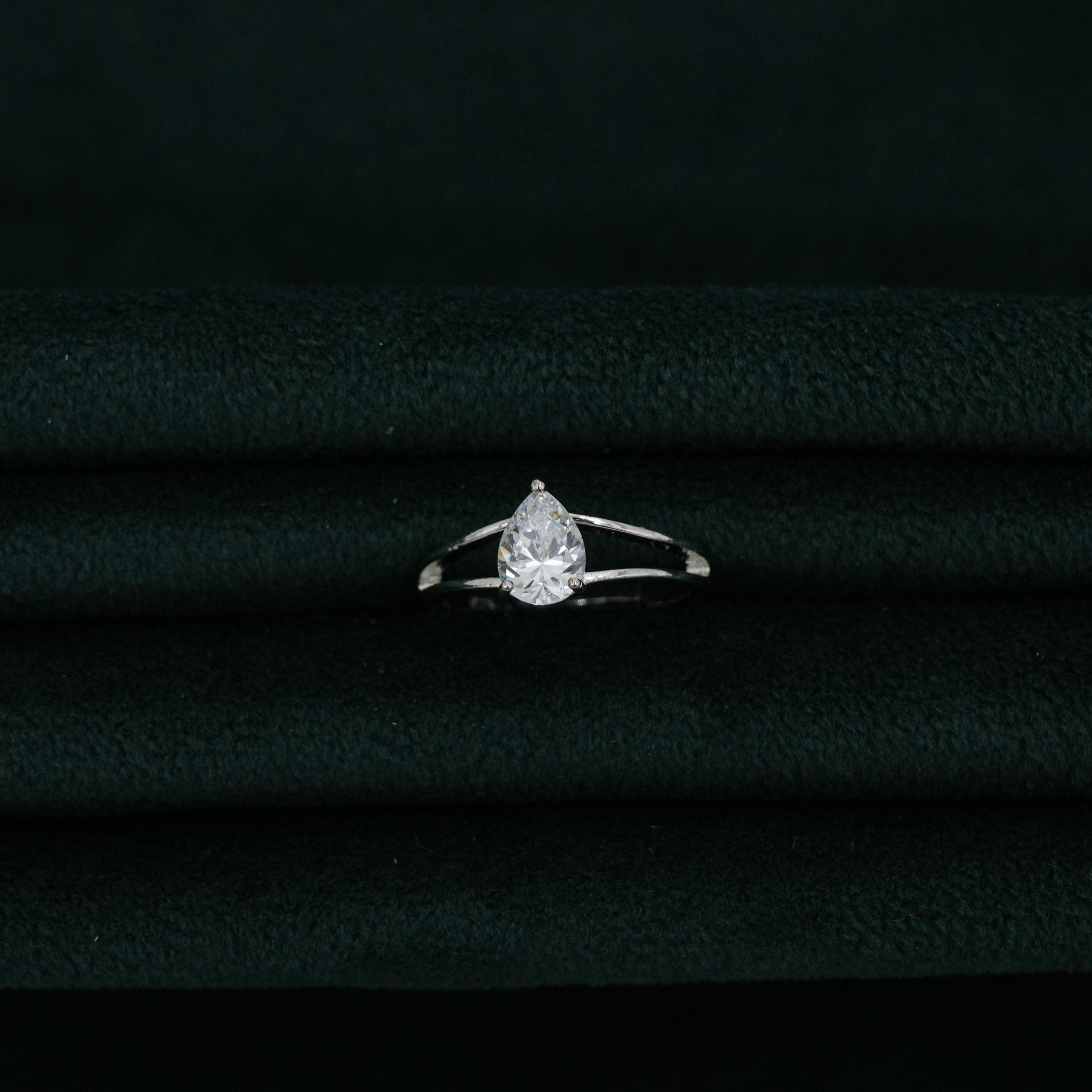 Tulasii - The Concept Jewelry - Silver Pear Ring