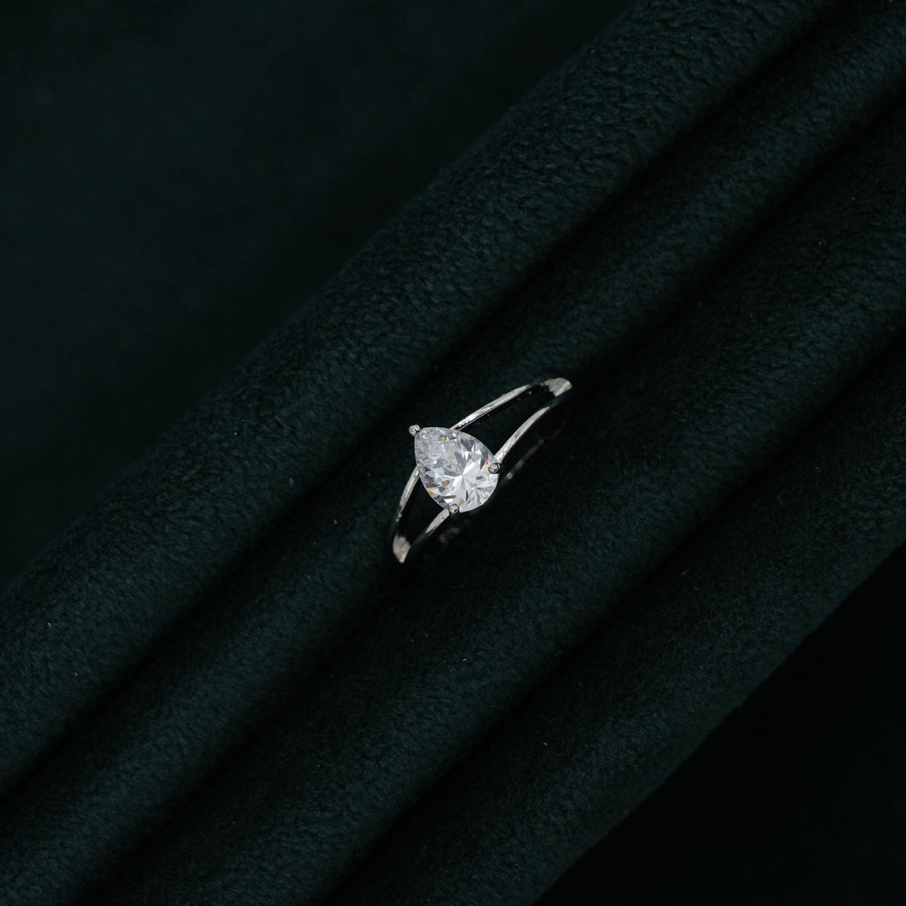 Tulasii - The Concept Jewelry - Silver Pear Ring