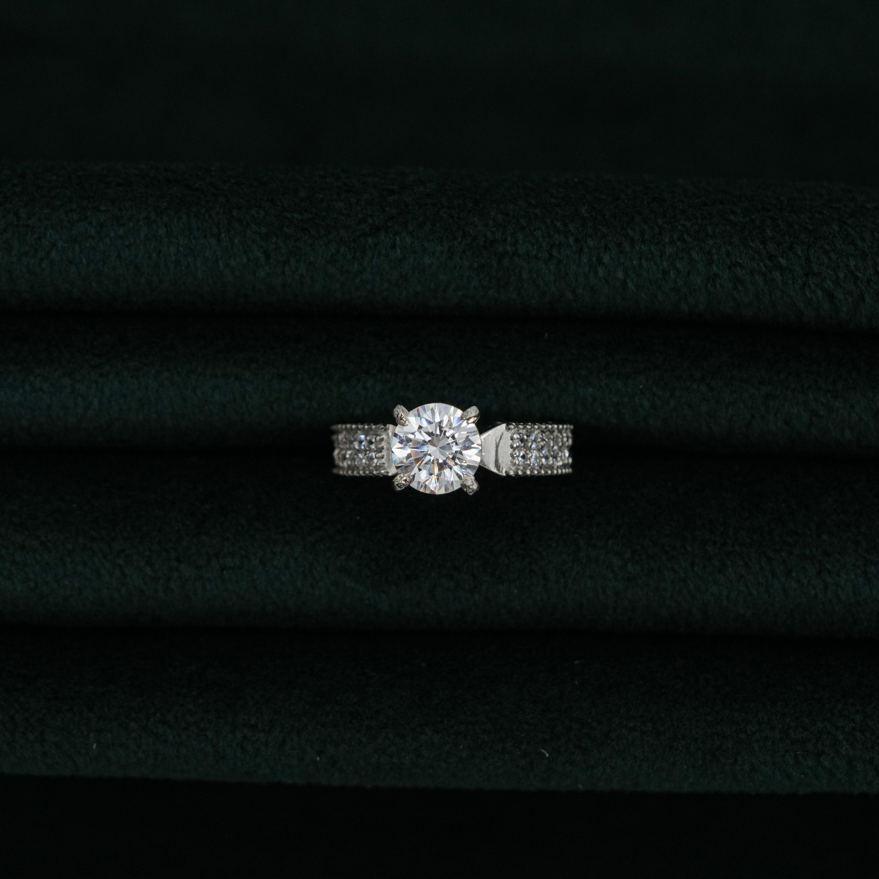 Tulasii - The Concept Jewelry - Silver Stud Rings