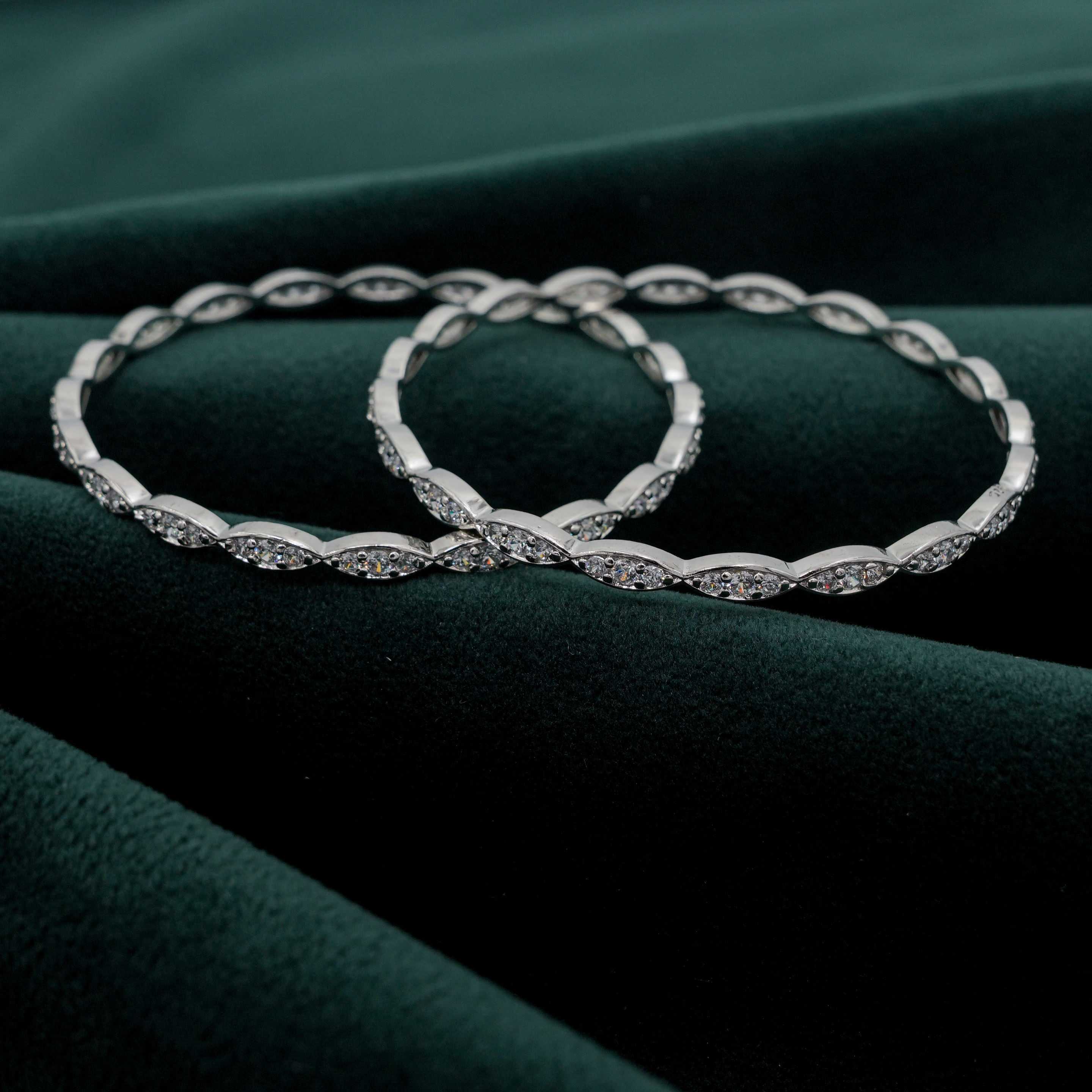 Tulasii - The Concept Jewelry - Silver Bangle
