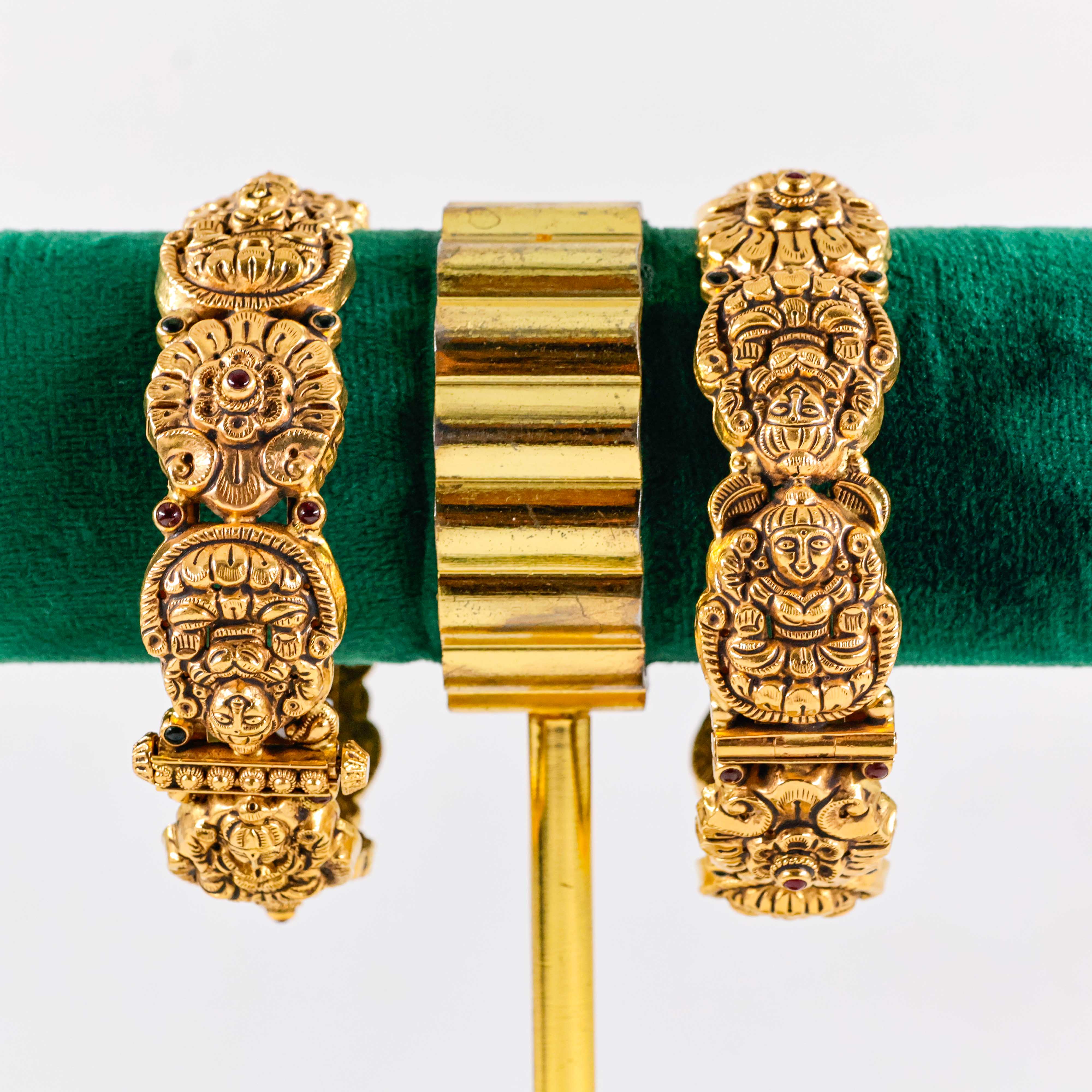 Varahi Jewels - Temple Design Gold Bangle