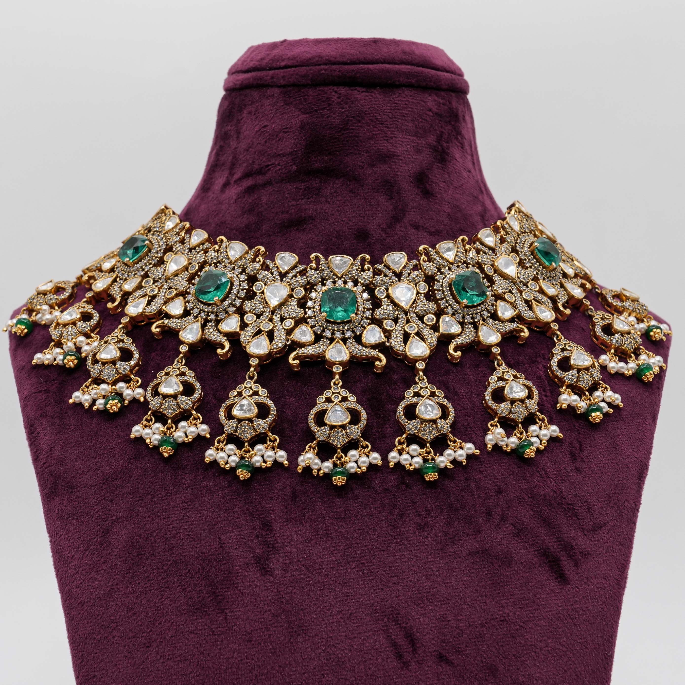 Ved Jewellers - Emerald Kundan Necklace