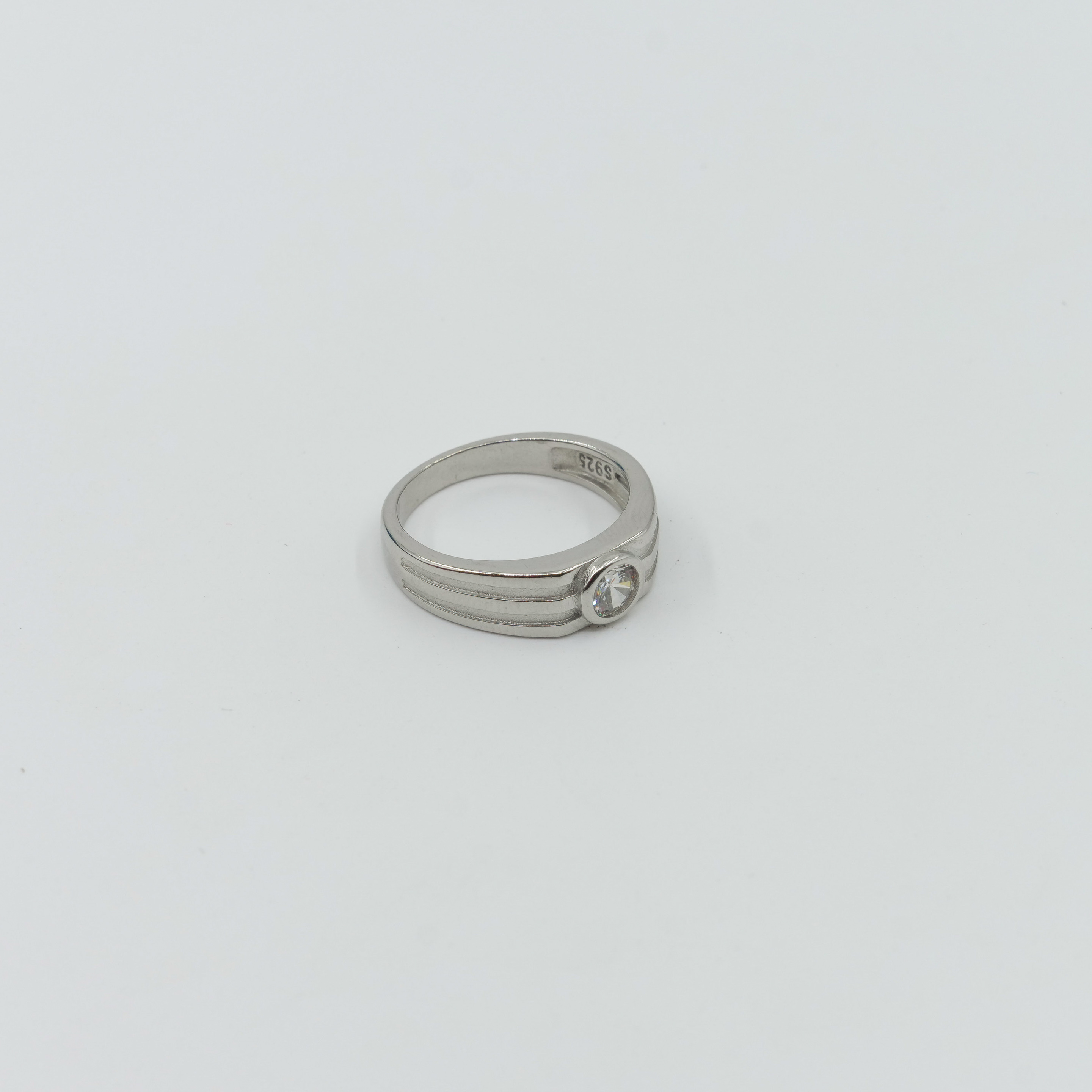 Ved Jewellers - Silver Solitaire Ring