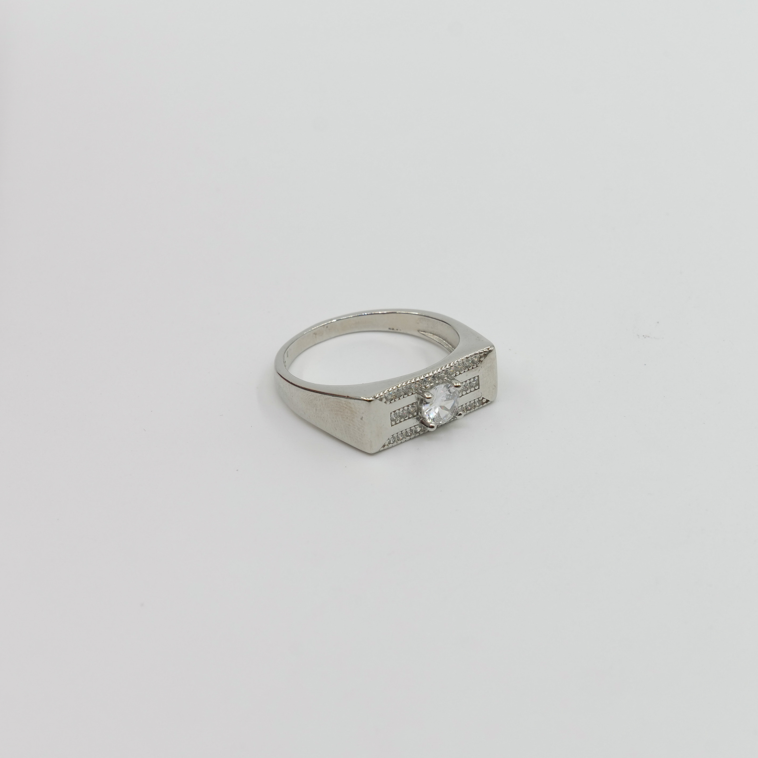 Ved Jewellers - Silver Zircon Ring