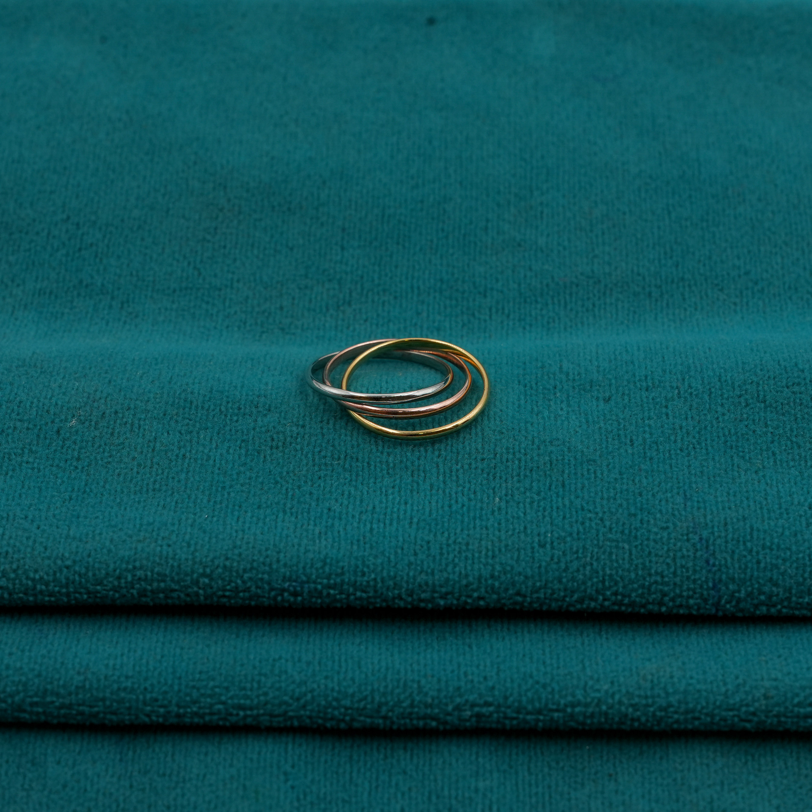 Ved Jewellers - Tricolor Interlocking Rings