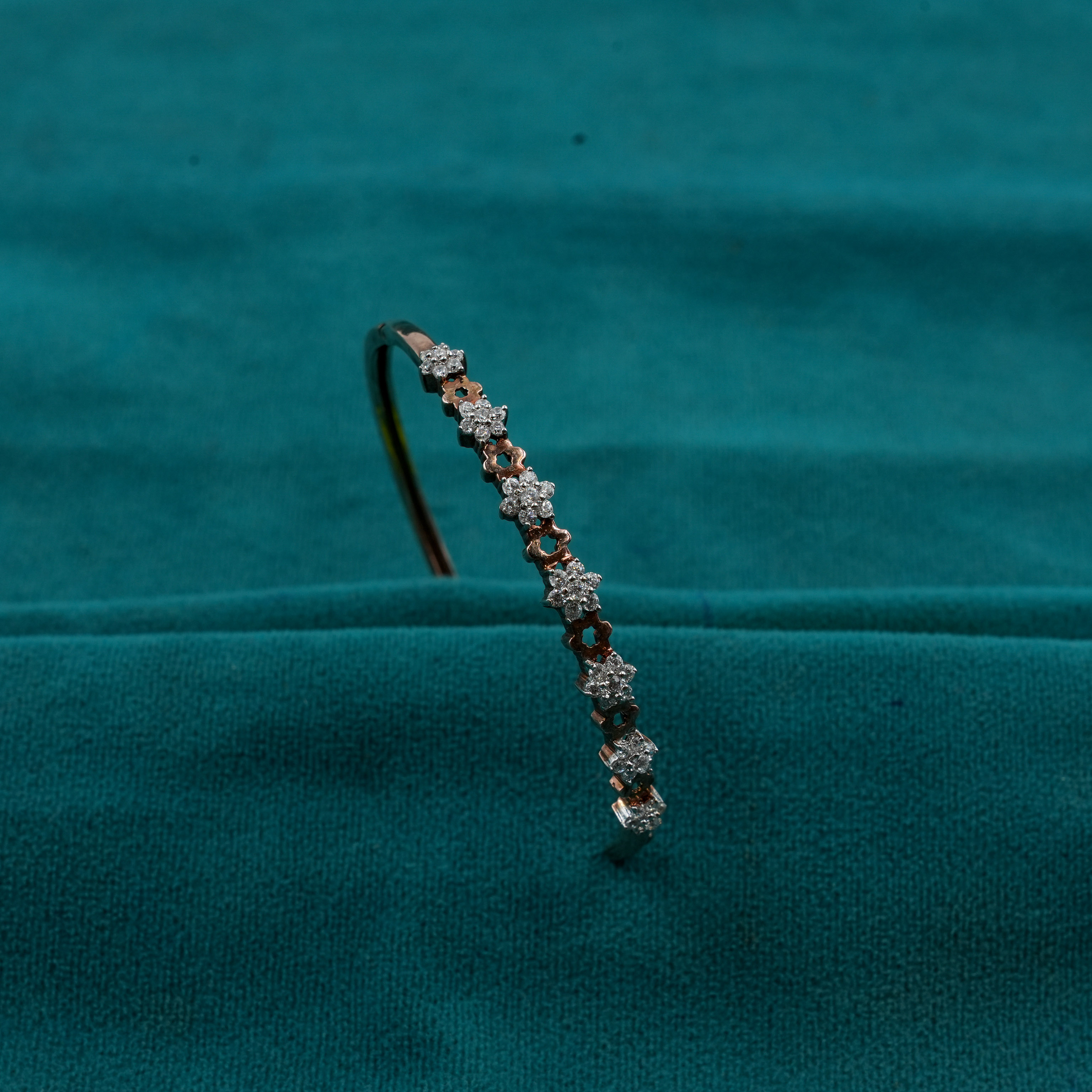 Ved Jewellers - Diamond Flower Bracelet
