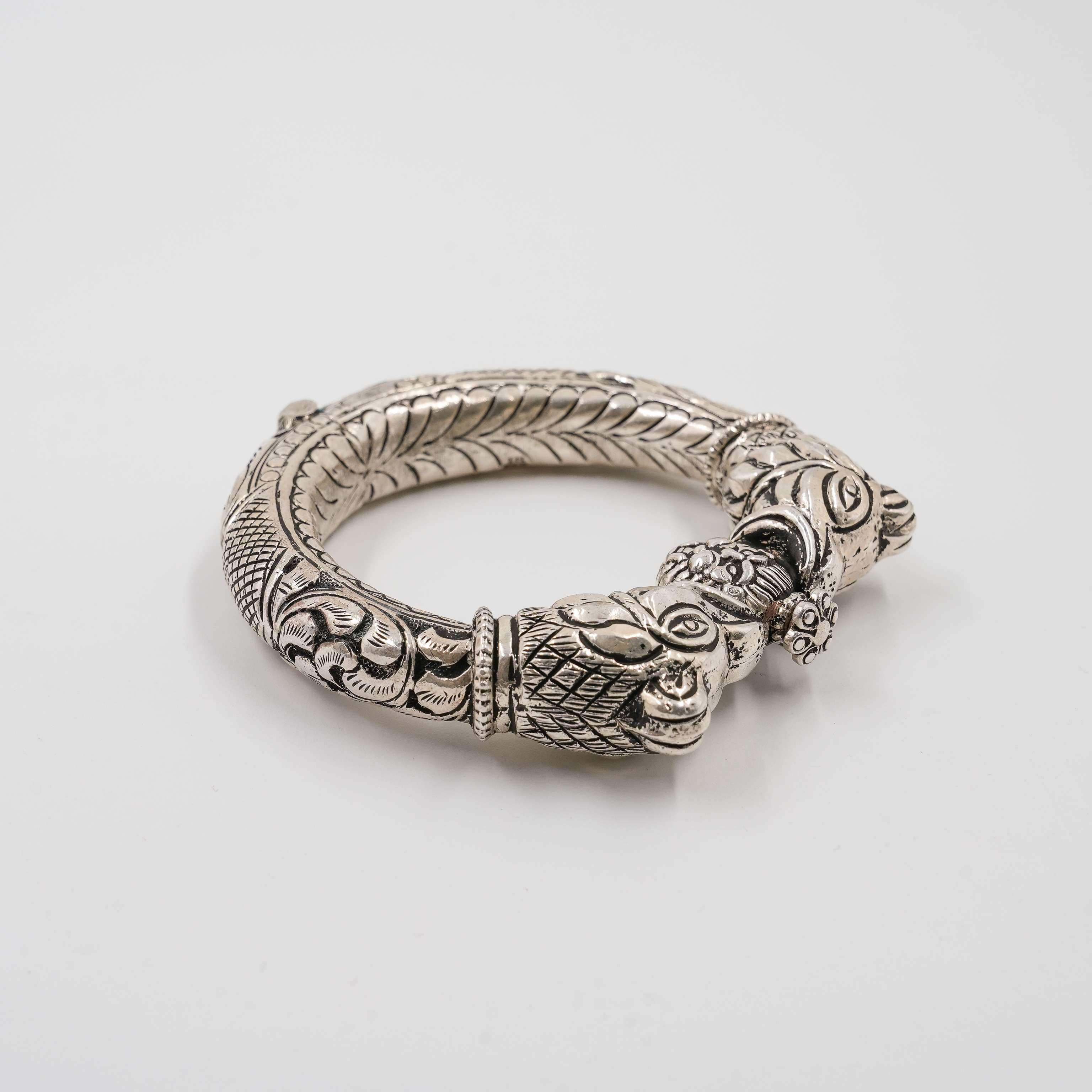 Silver Tiger Kada