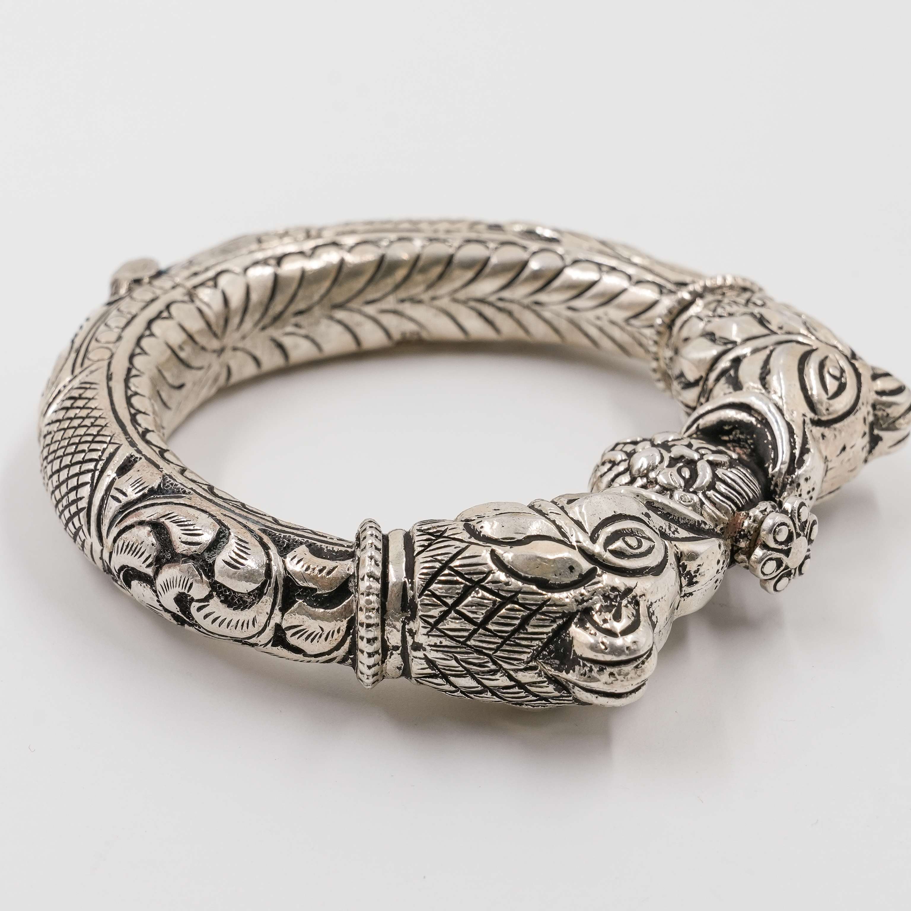 Silver Tiger Kada