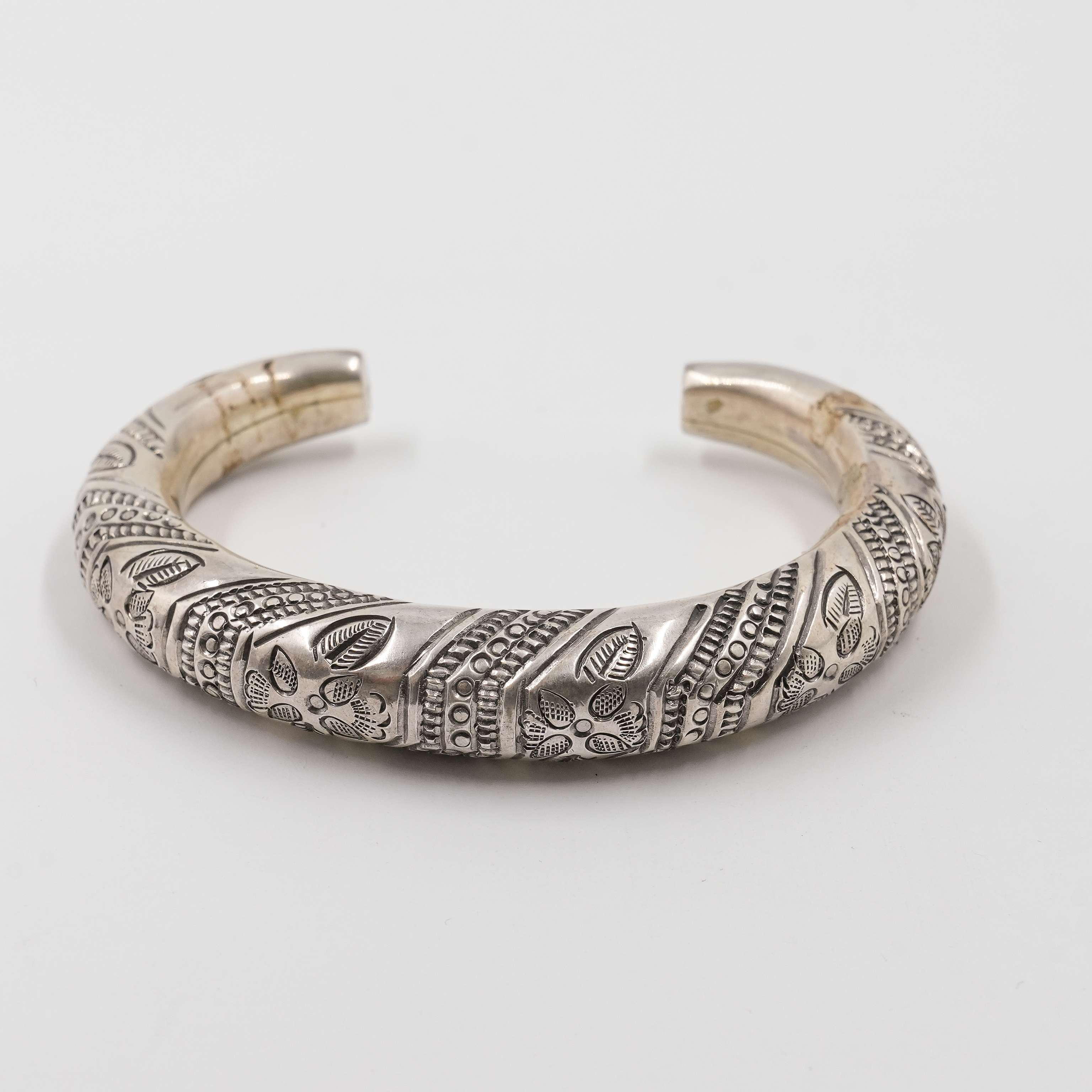Silver Engraved Kada