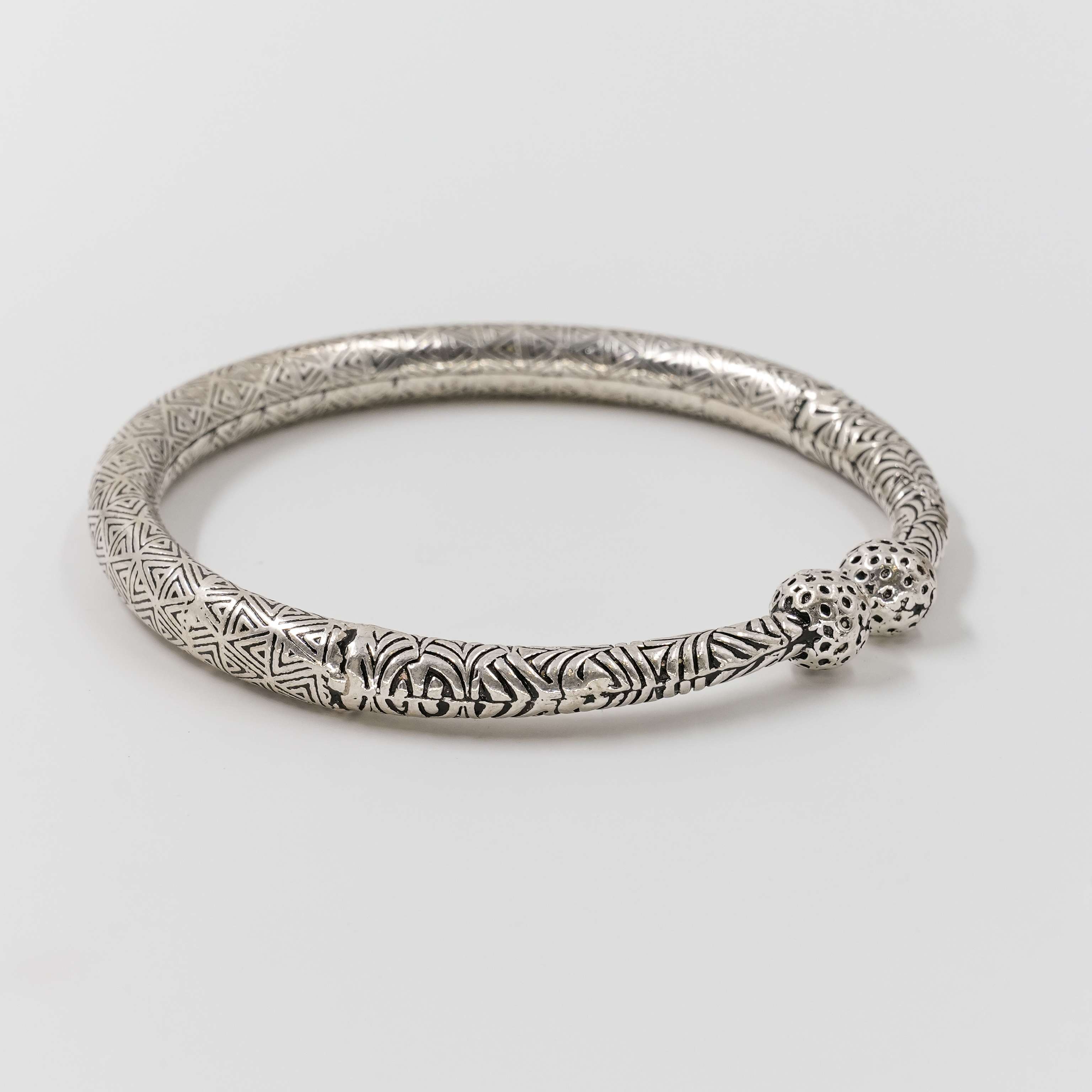 Silver Patterned Kada