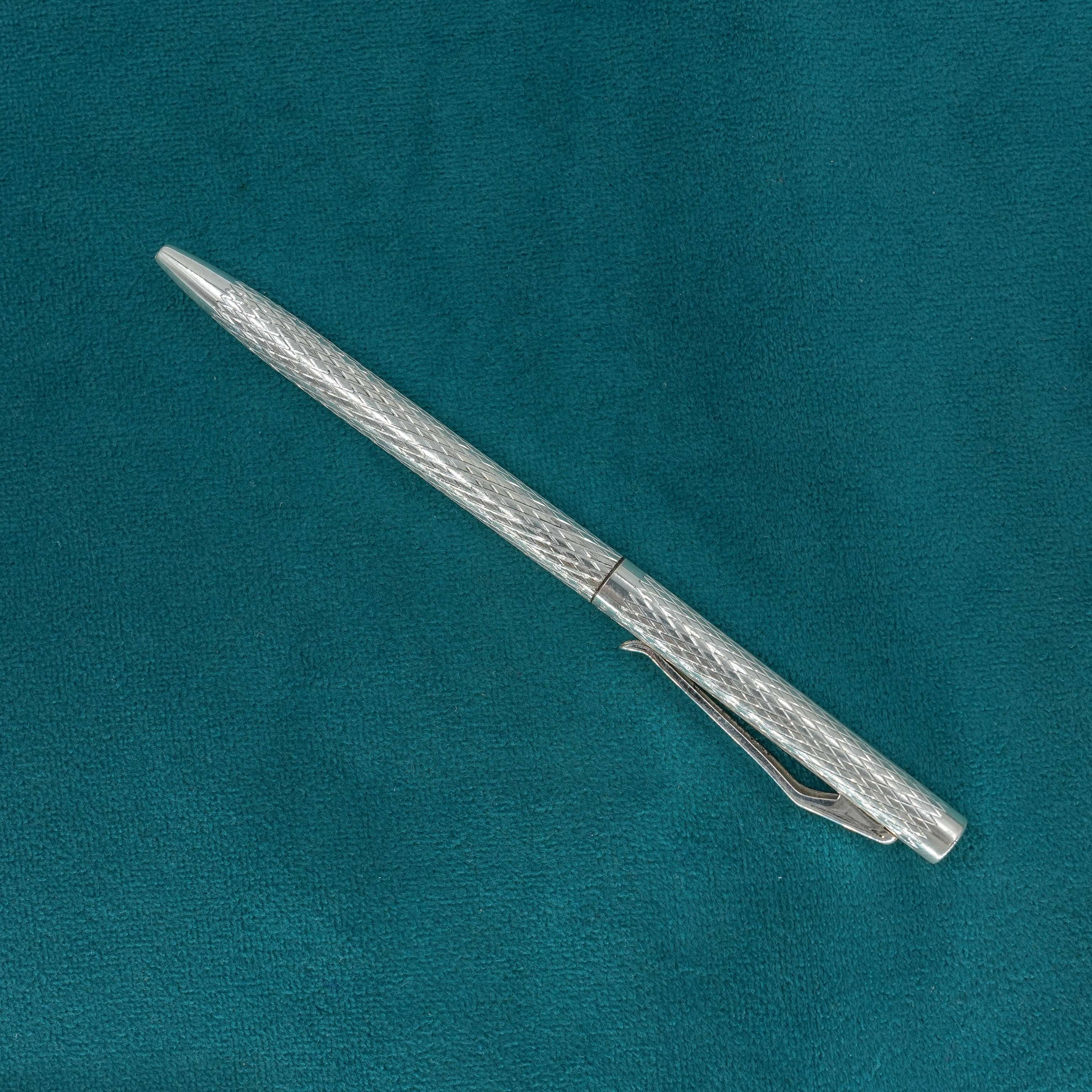 Ved Jewellers - Silver Textured Pen