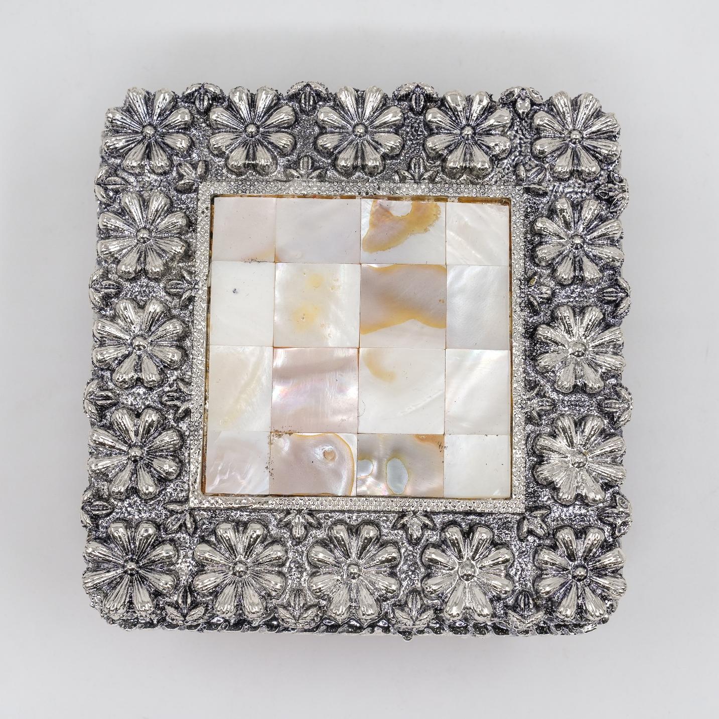 Ved Jewellers - Silver Flower Frame