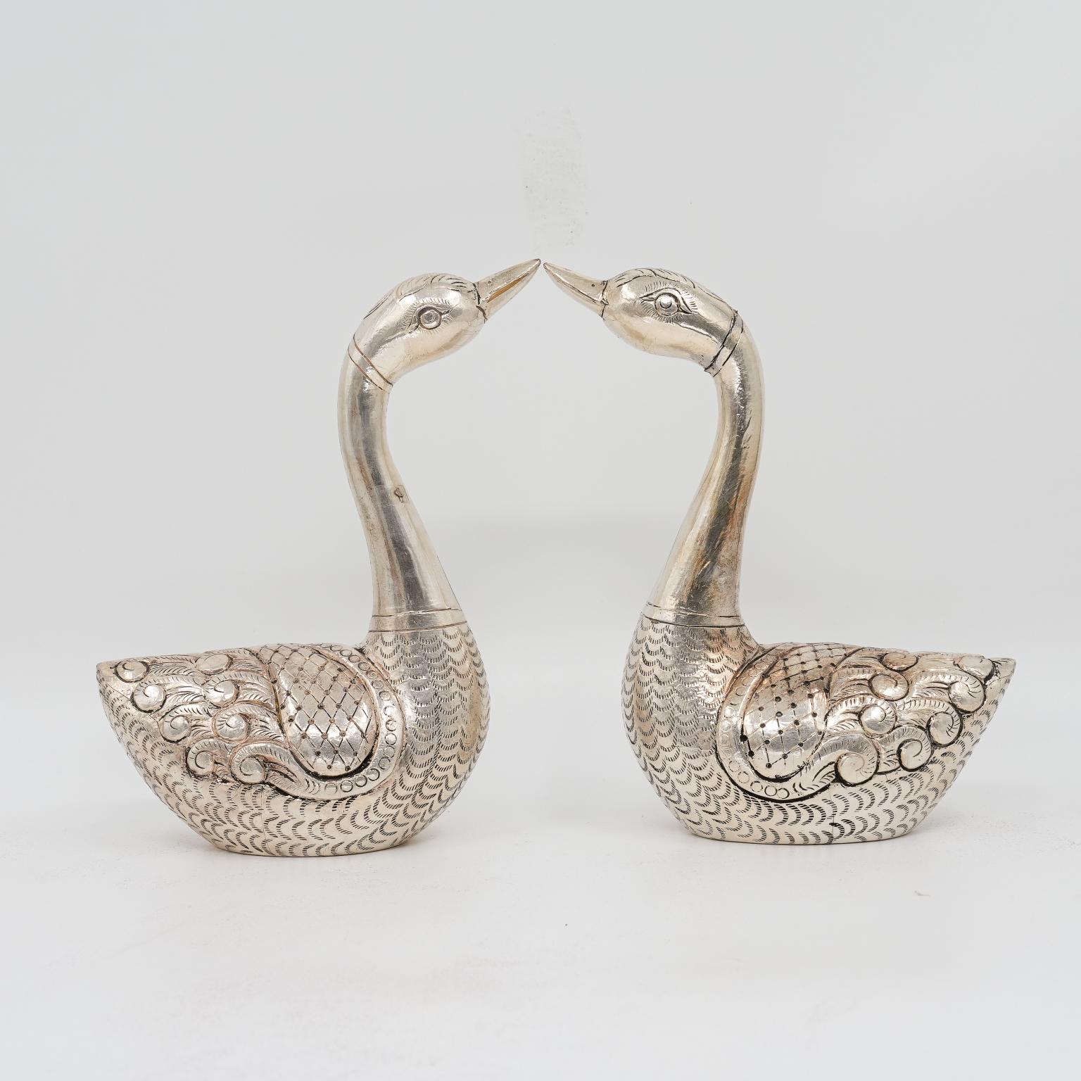 Ved Jewellers - Silver Swan Showpiece