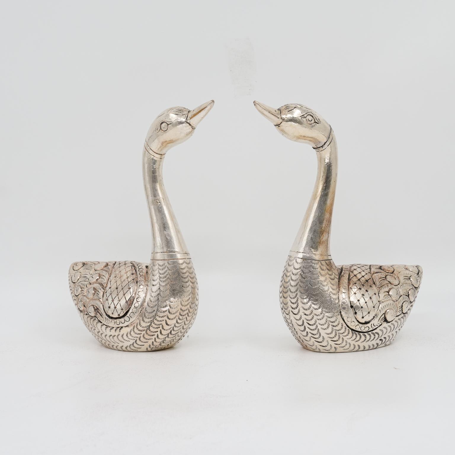 Ved Jewellers - Silver Swan Showpiece