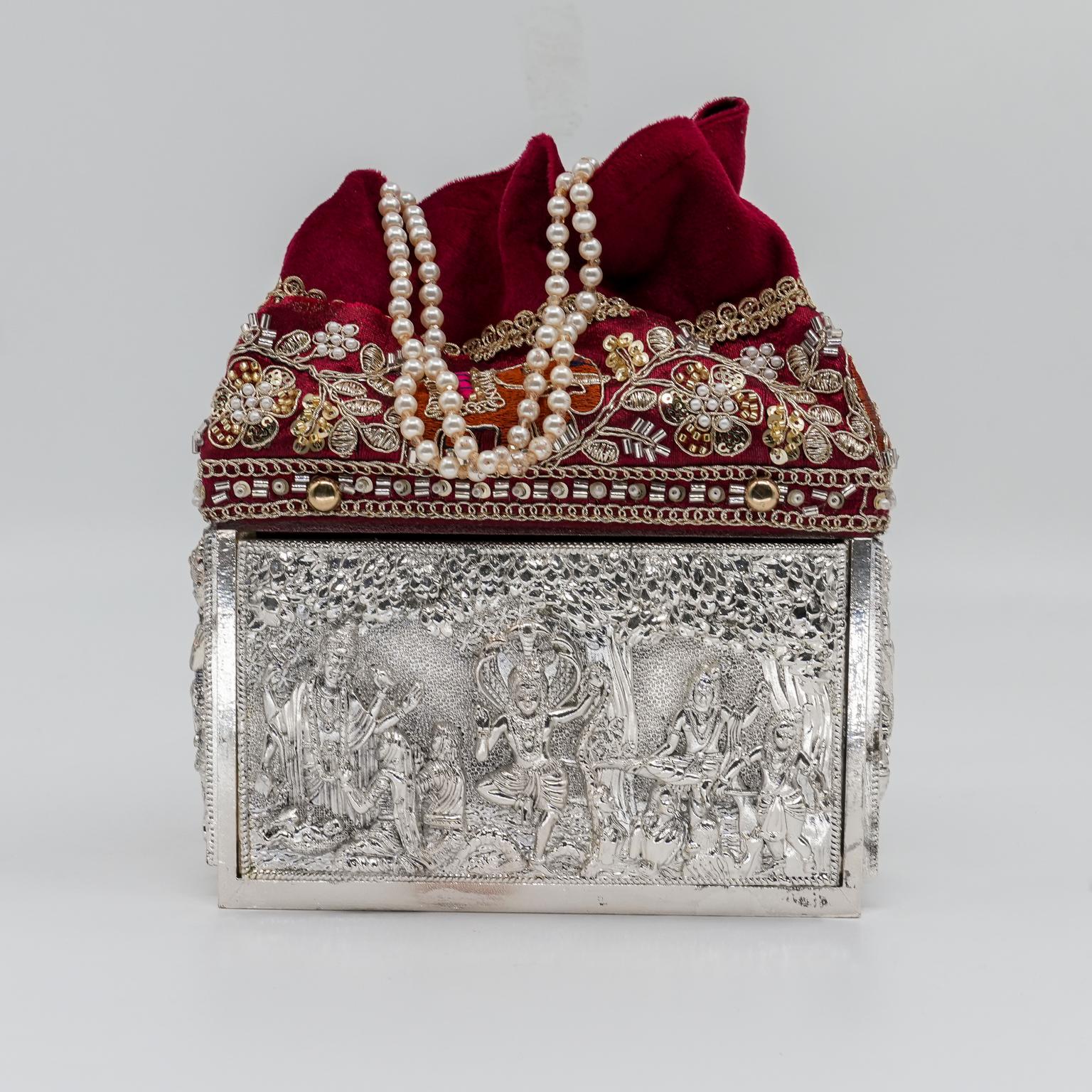 Ved Jewellers - Silver Embossed Dryfruit Box