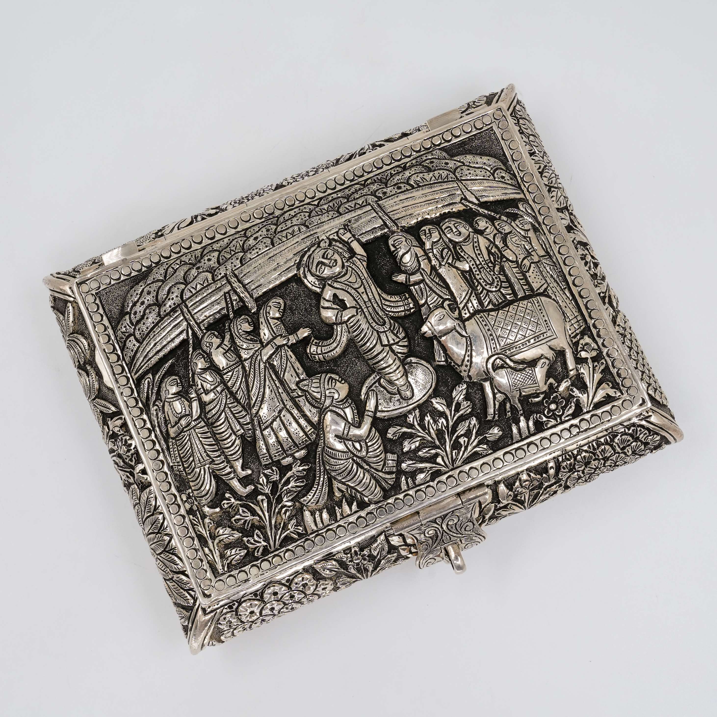 Ved Jewellers - Silver Sheeted Box