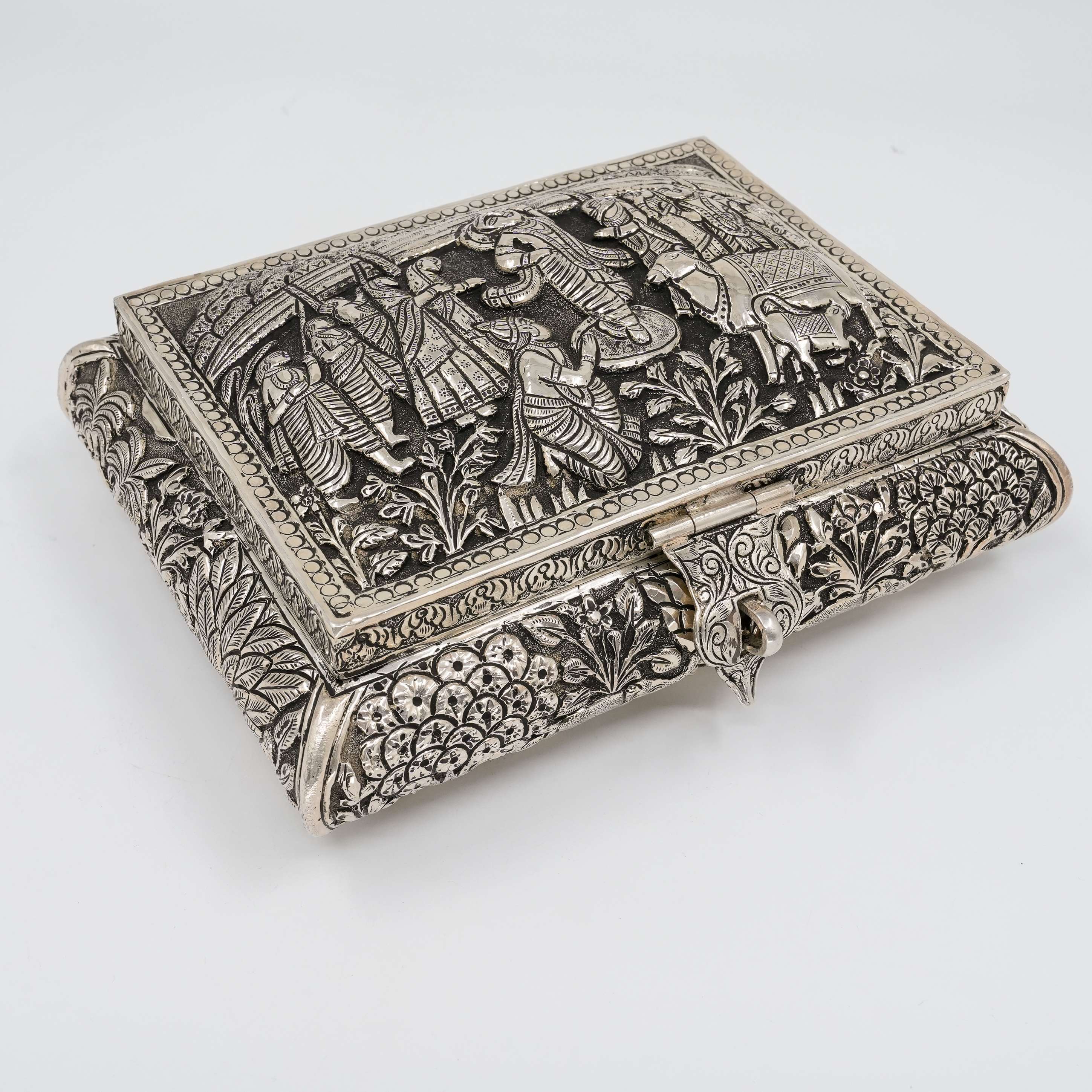 Ved Jewellers - Silver Sheeted Box