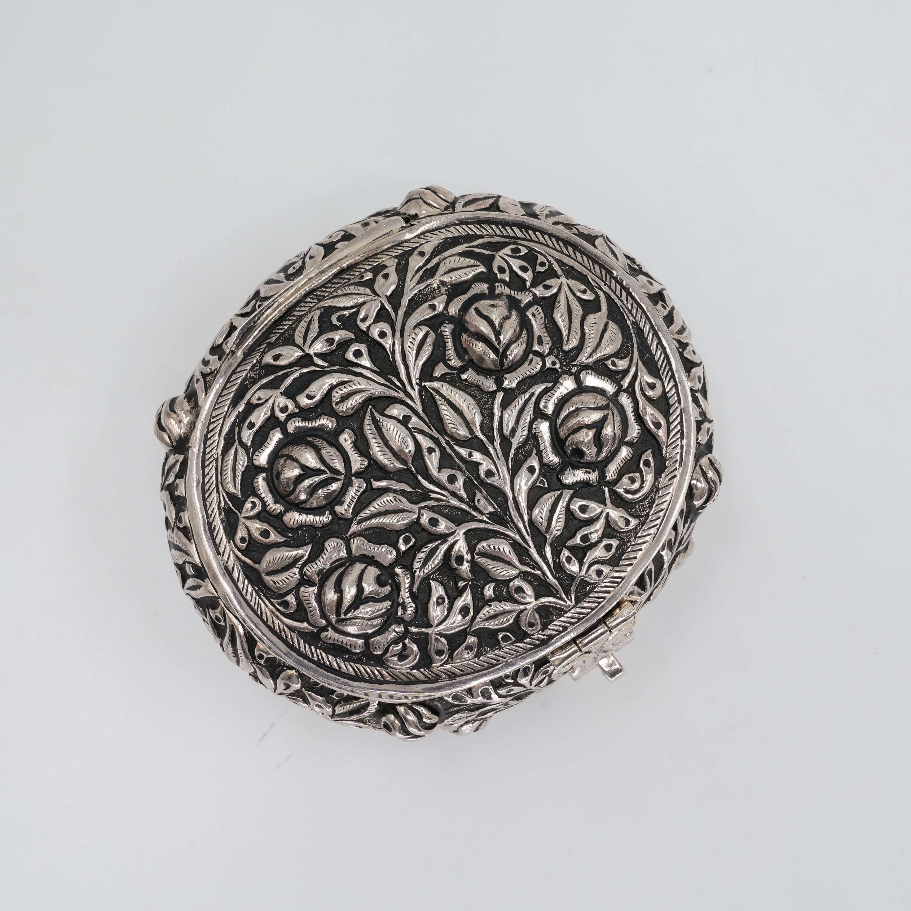 Ved Jewellers - Silver Dryfruit Box