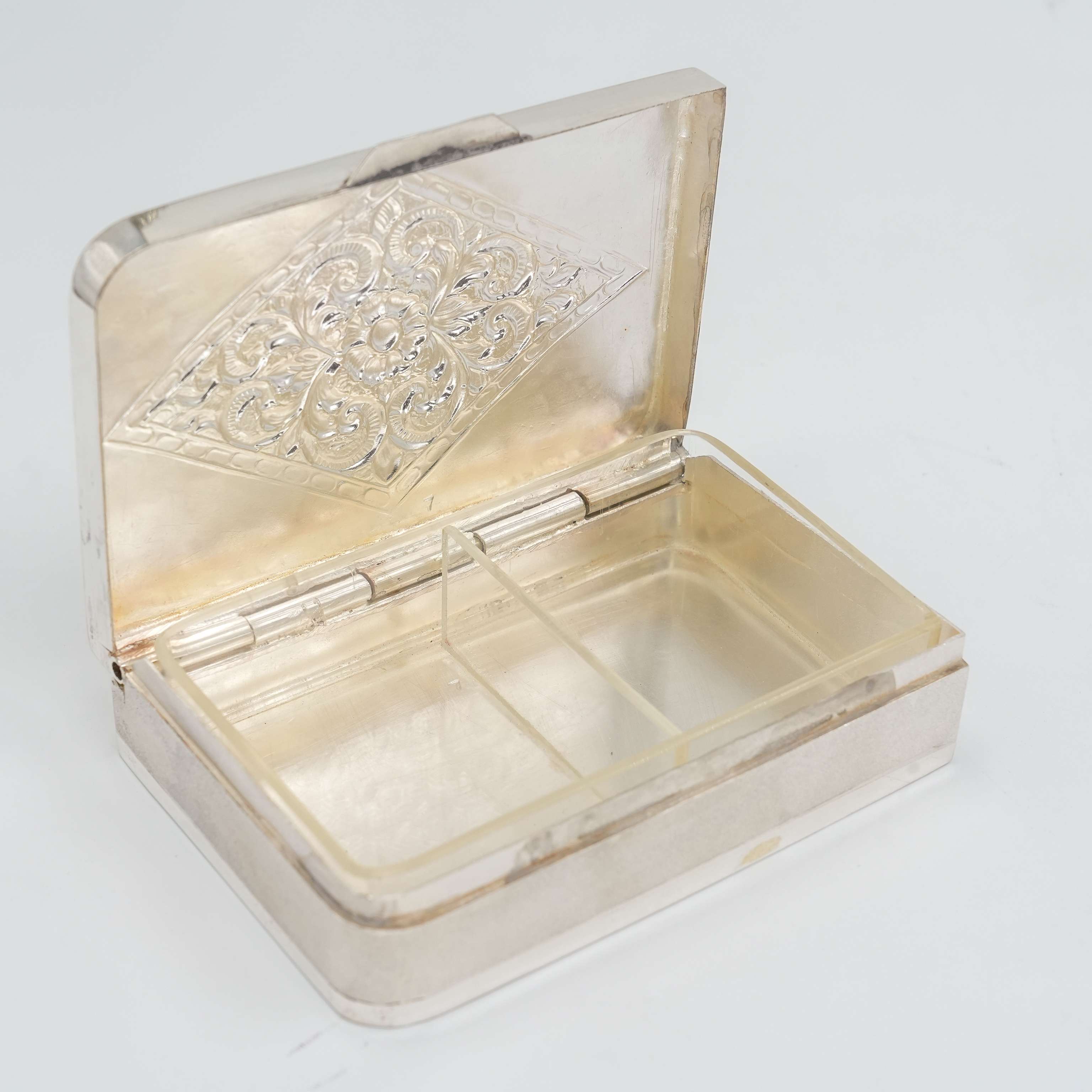Ved Jewellers - Silver Embossed Box