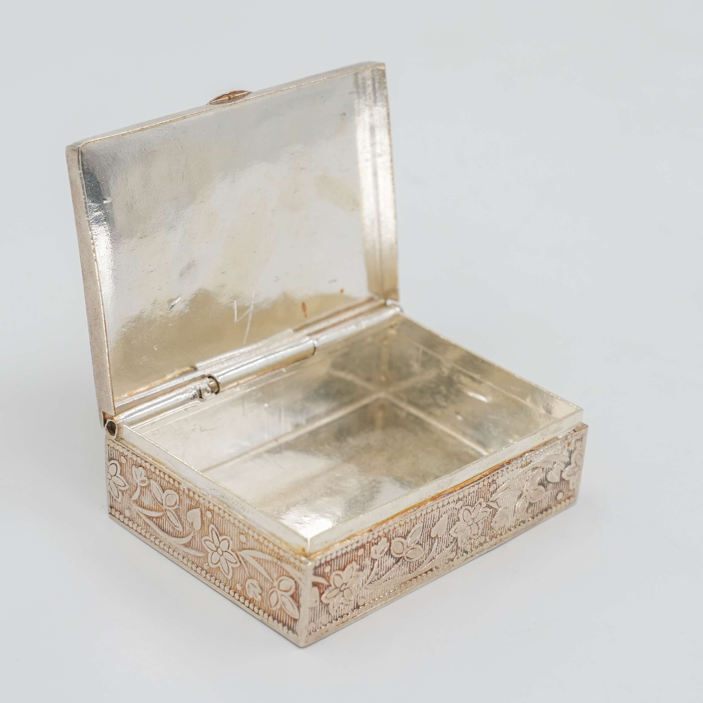 Ved Jewellers - Silver Dryfruit Box
