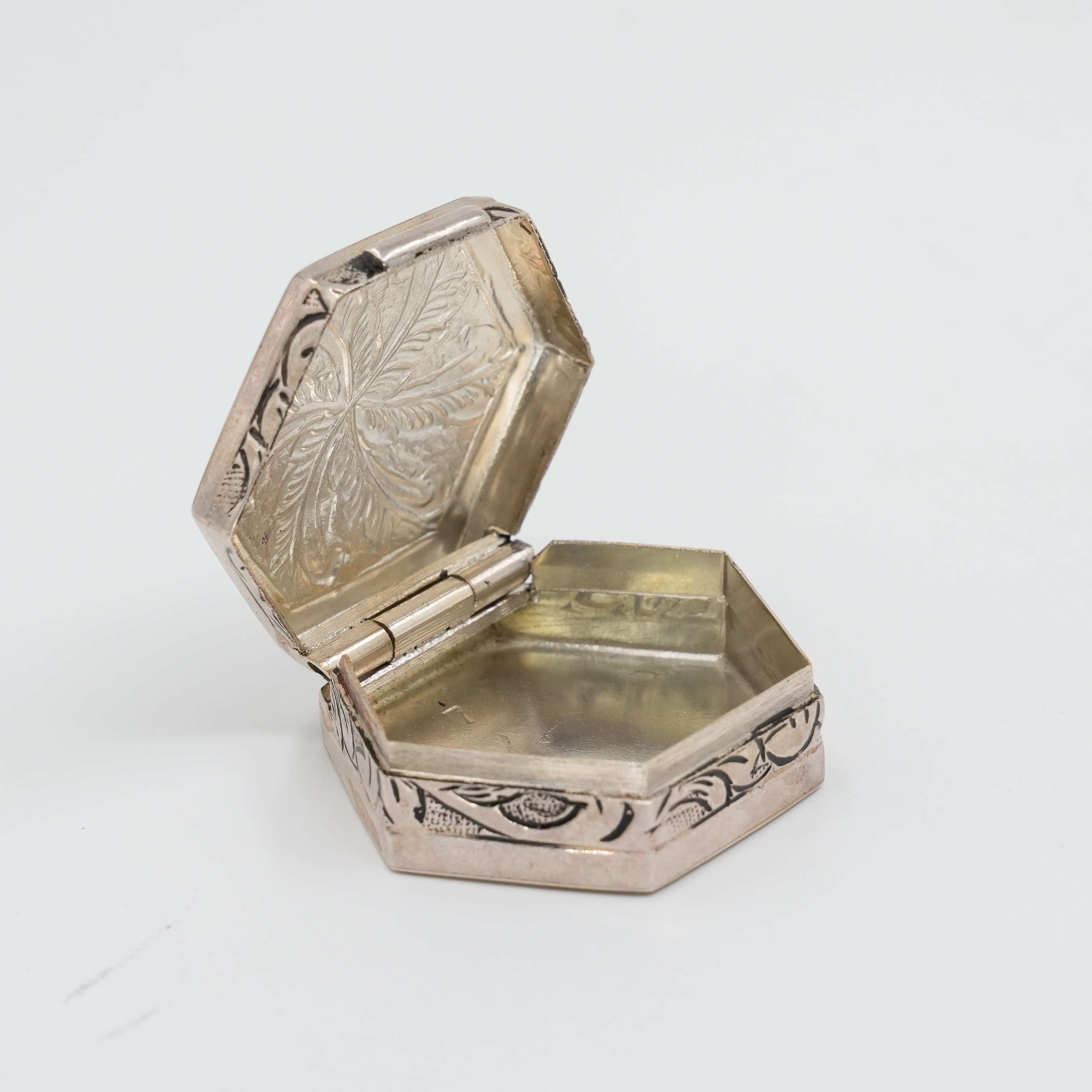 Ved Jewellers - Silver Floral Box