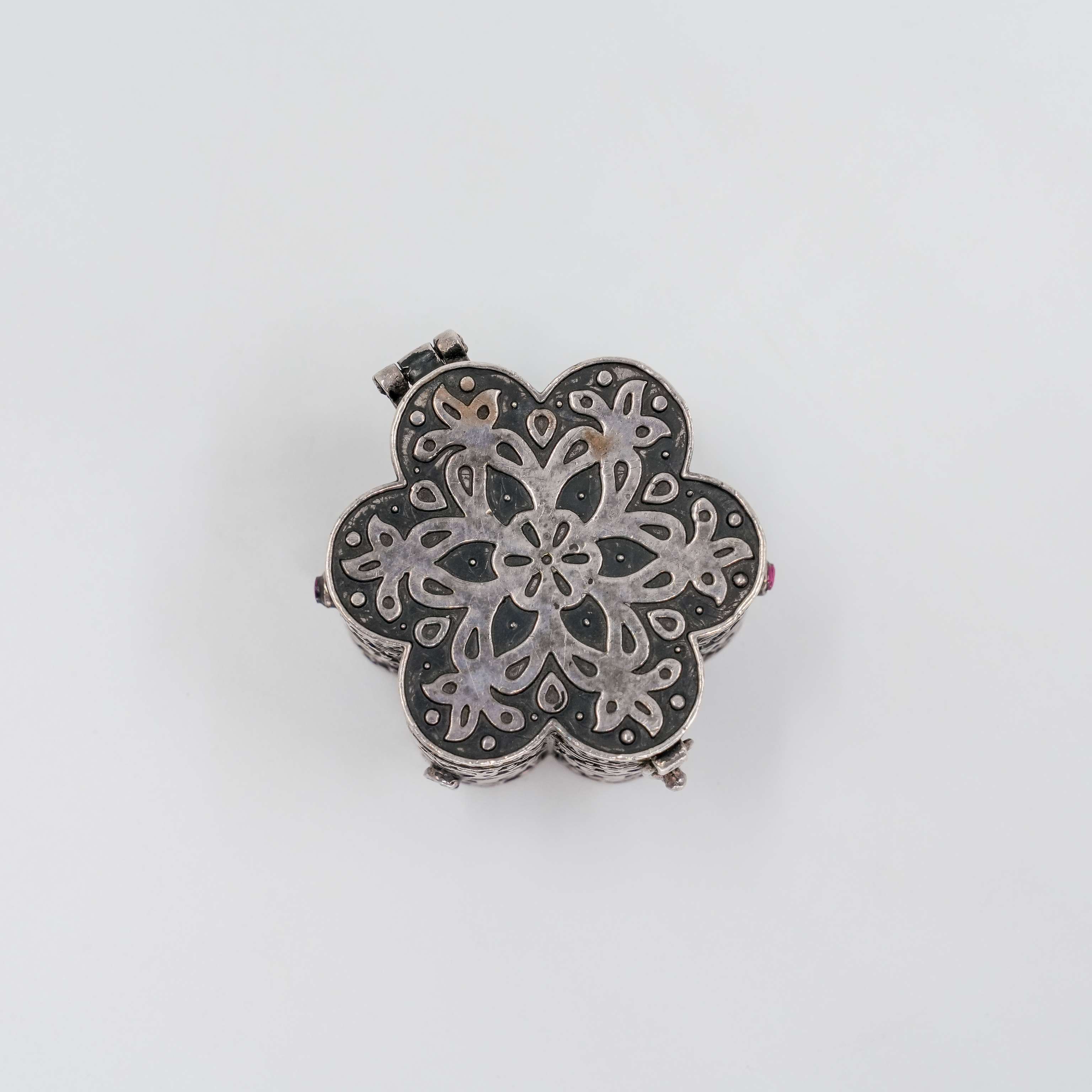 Ved Jewellers - Silver Flower Box