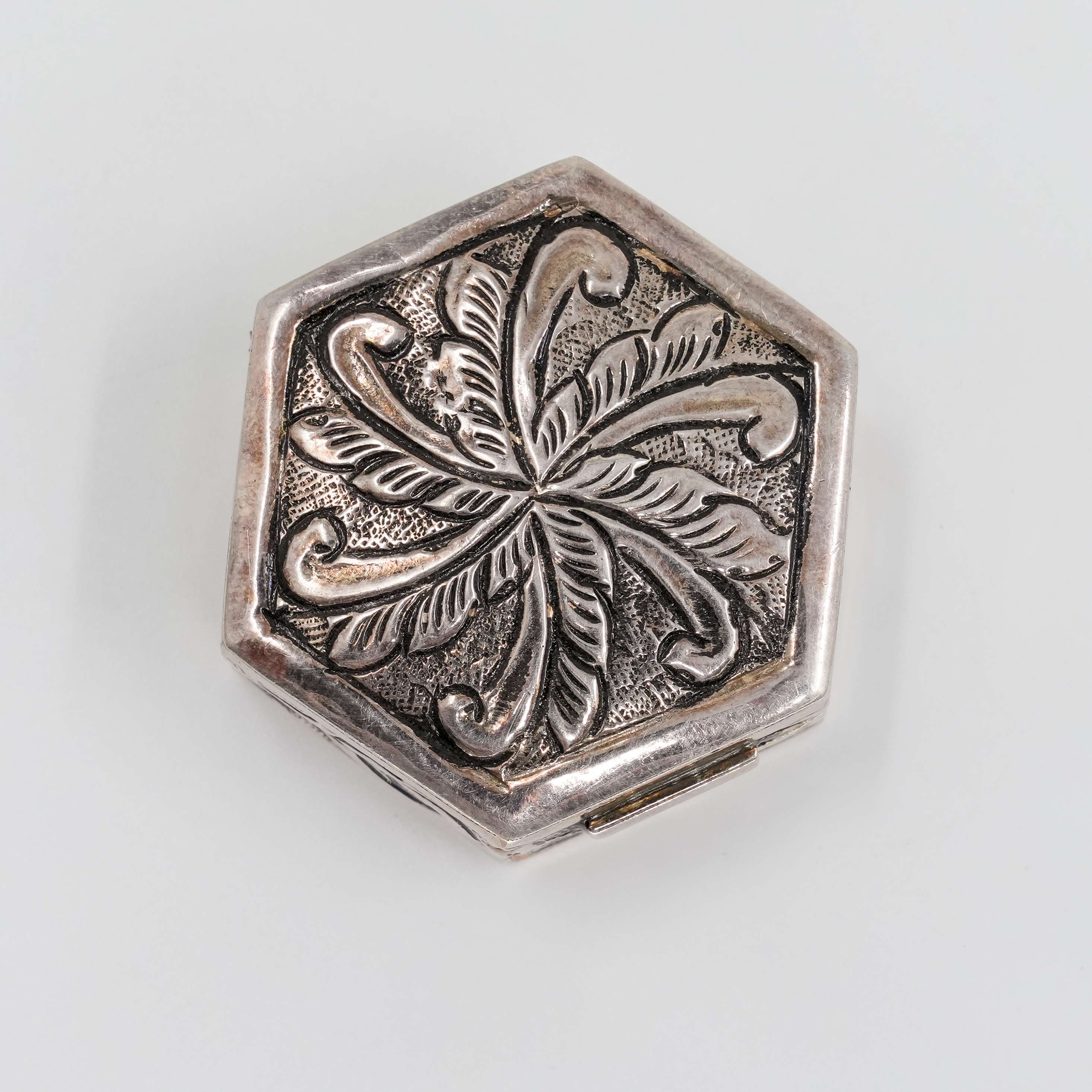 Ved Jewellers - Silver Hexagonal Box