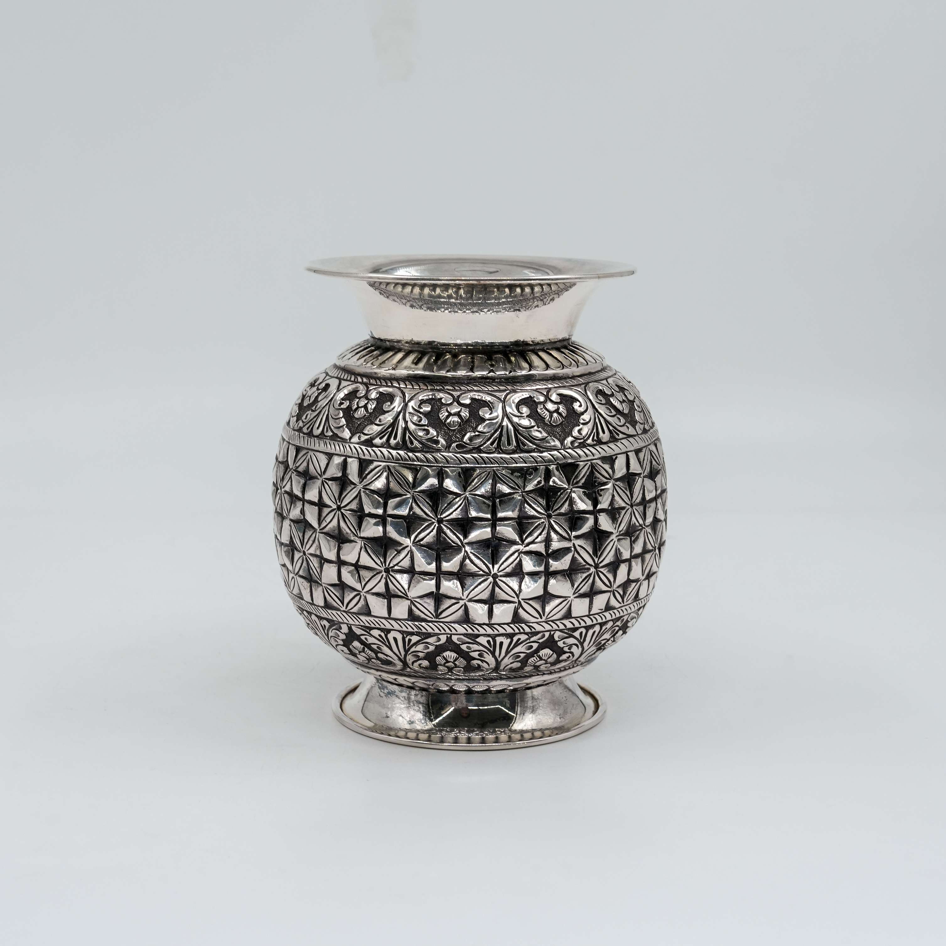 Ved Jewellers - Silver Showpiece Vase