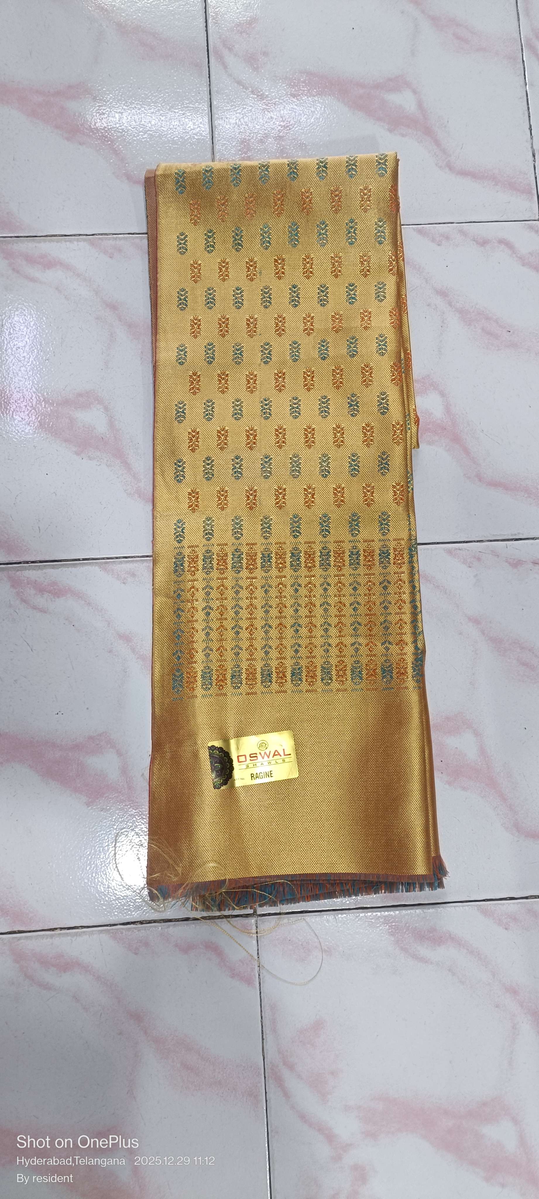 Vishal Handlooms - Zarri type shawls
