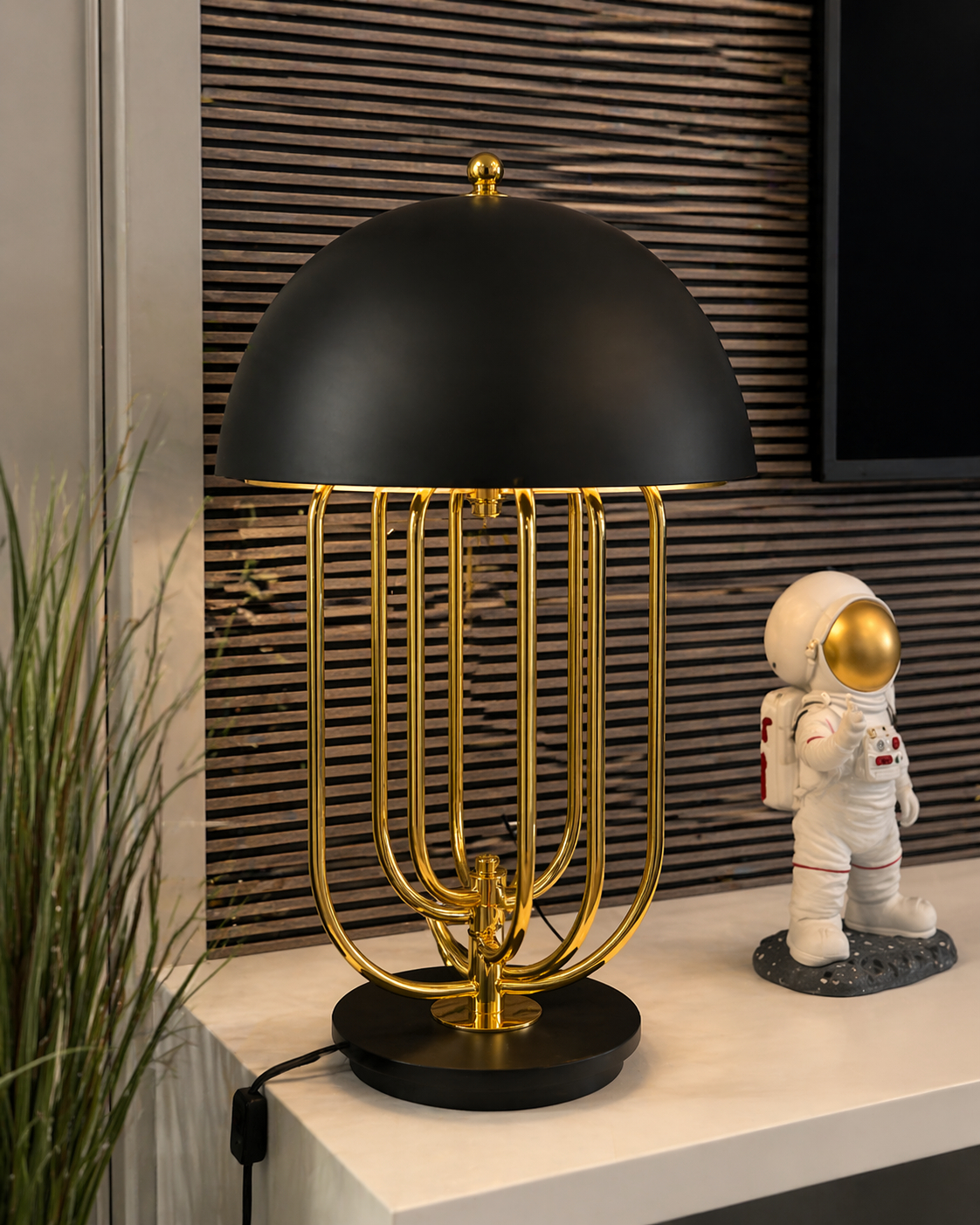 Beyond Lights - Gold Arch Lamp